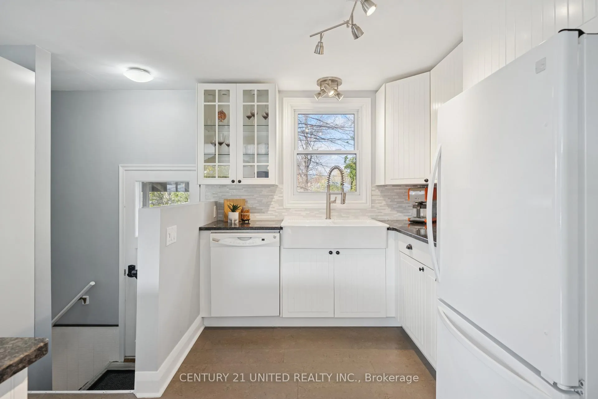 Photo 10 of 821 Schneider Place, Peterborough, Northcrest Ward 5 — HOMEH