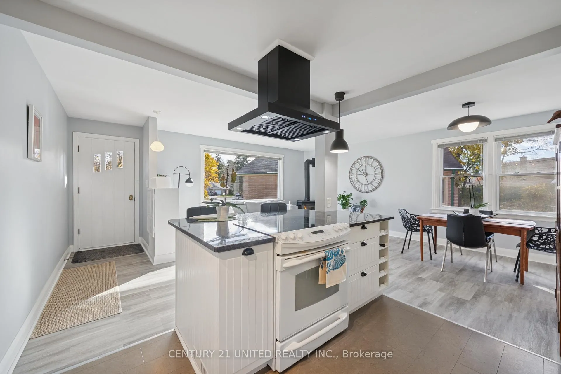 Photo 12 of 821 Schneider Place, Peterborough, Northcrest Ward 5 — HOMEH
