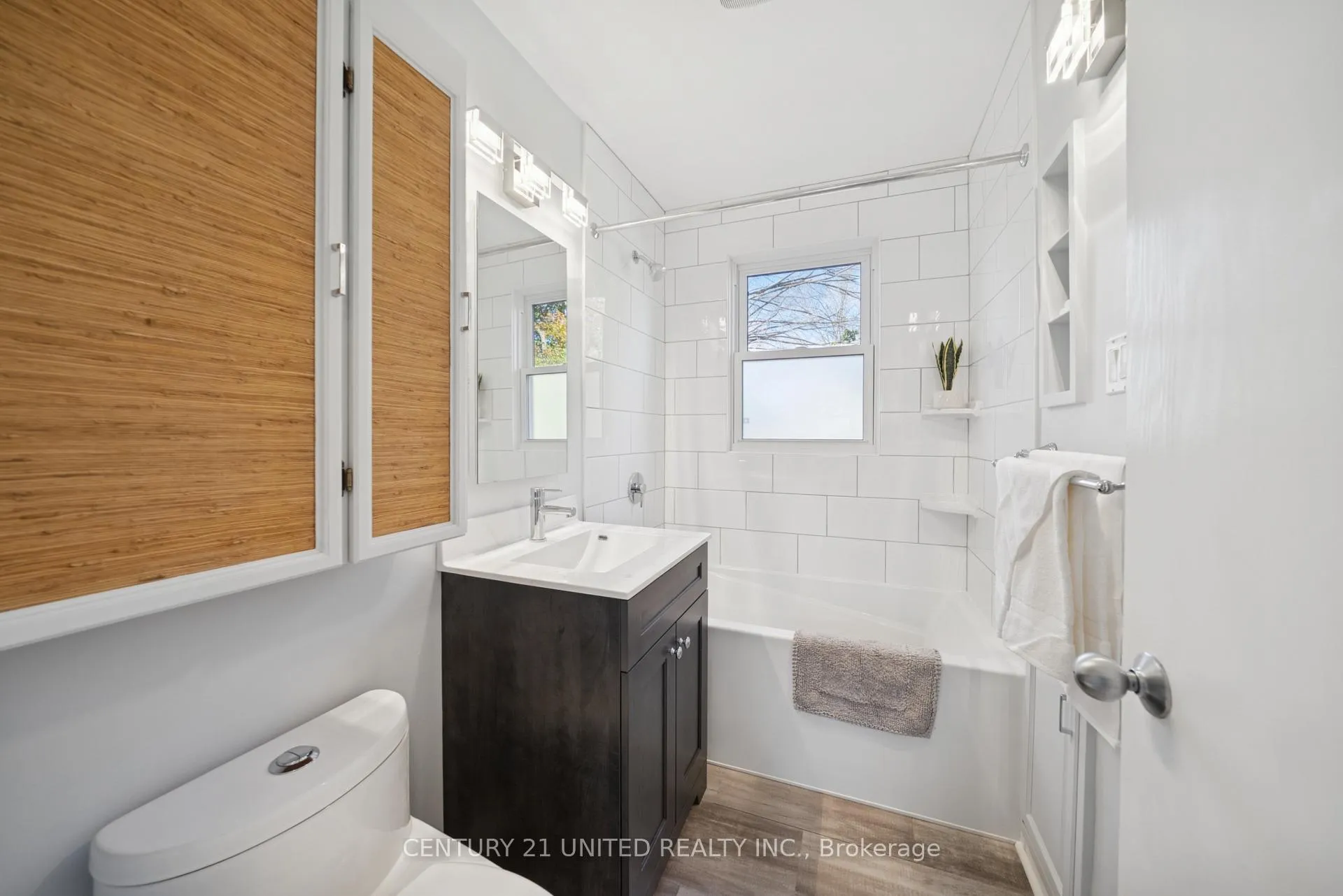 Photo 16 of 821 Schneider Place, Peterborough, Northcrest Ward 5 — HOMEH