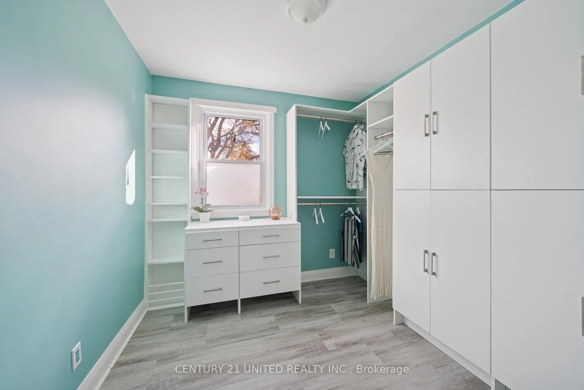 Photo 18 of 821 Schneider Place, Peterborough, Northcrest Ward 5 — HOMEH