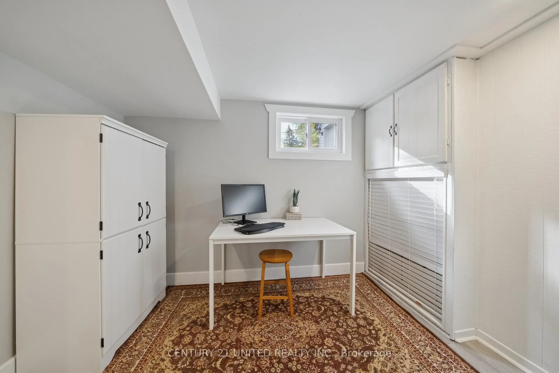 Photo 22 of 821 Schneider Place, Peterborough, Northcrest Ward 5 — HOMEH