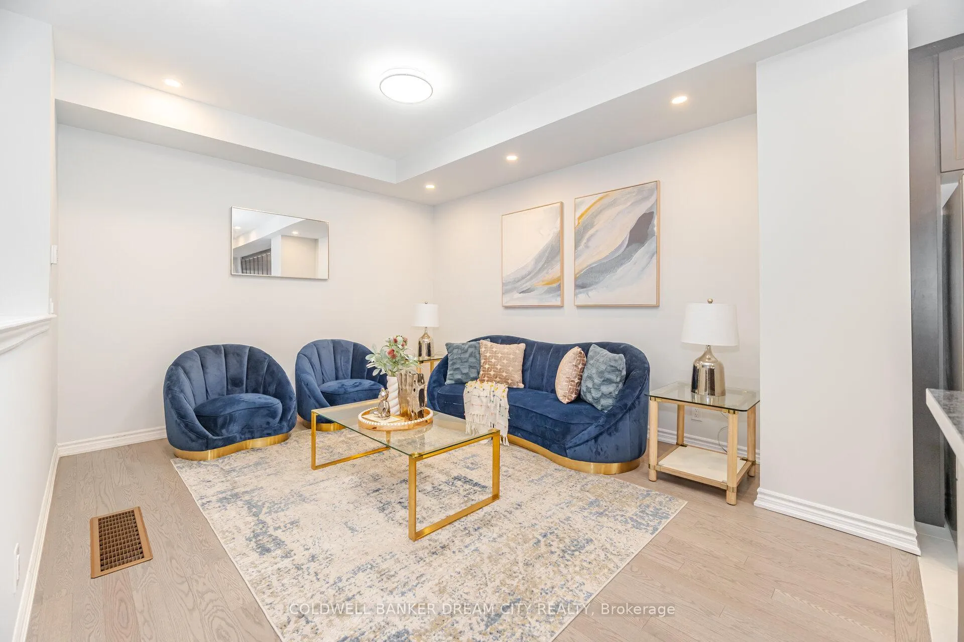 Photo 7 of 40 Herman Gilroy Lane, Markham, Angus Glen — HOMEH