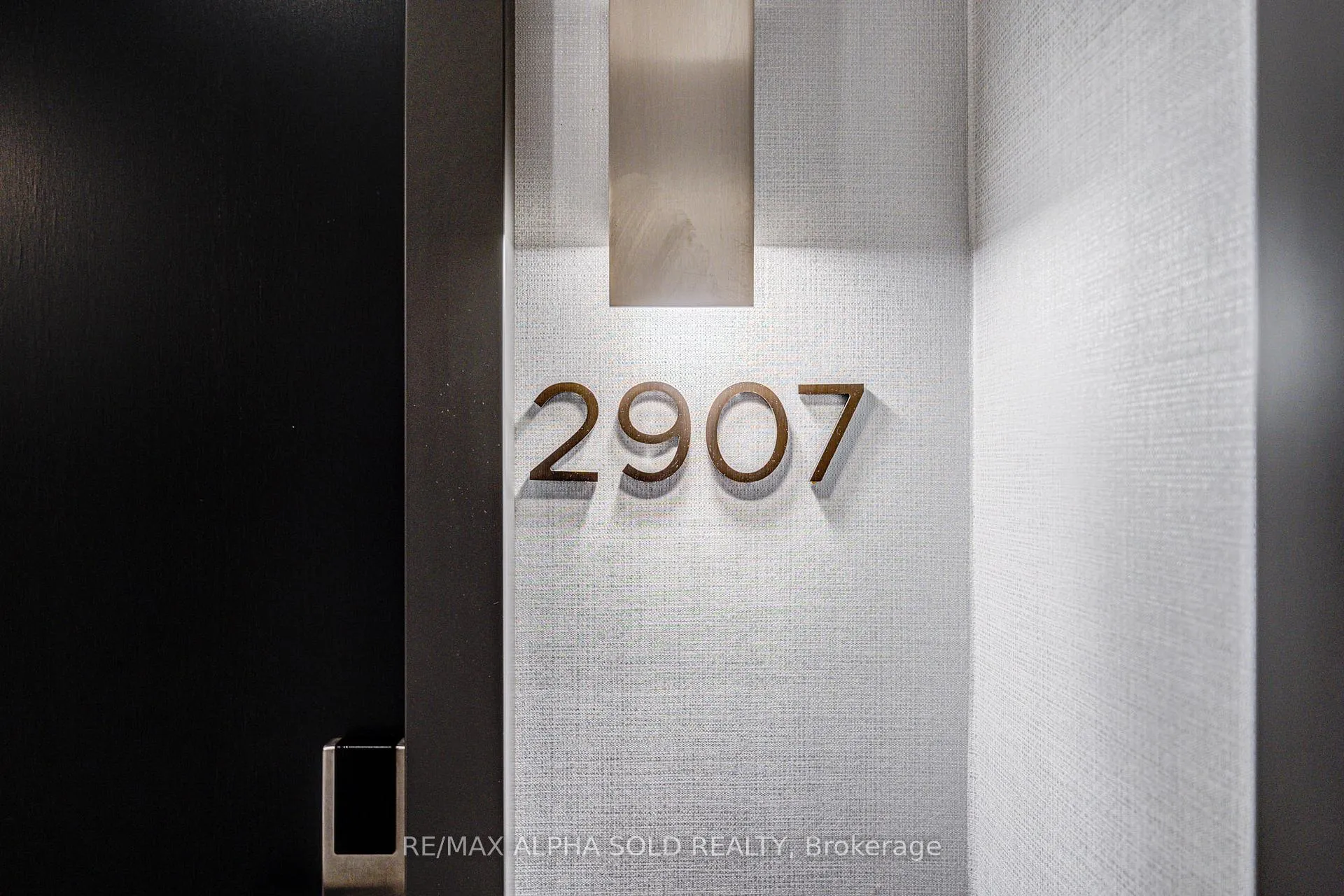Photo 6 of Unit 2907, 8 Water Walk Drive, Markham, Unionville — HOMEH