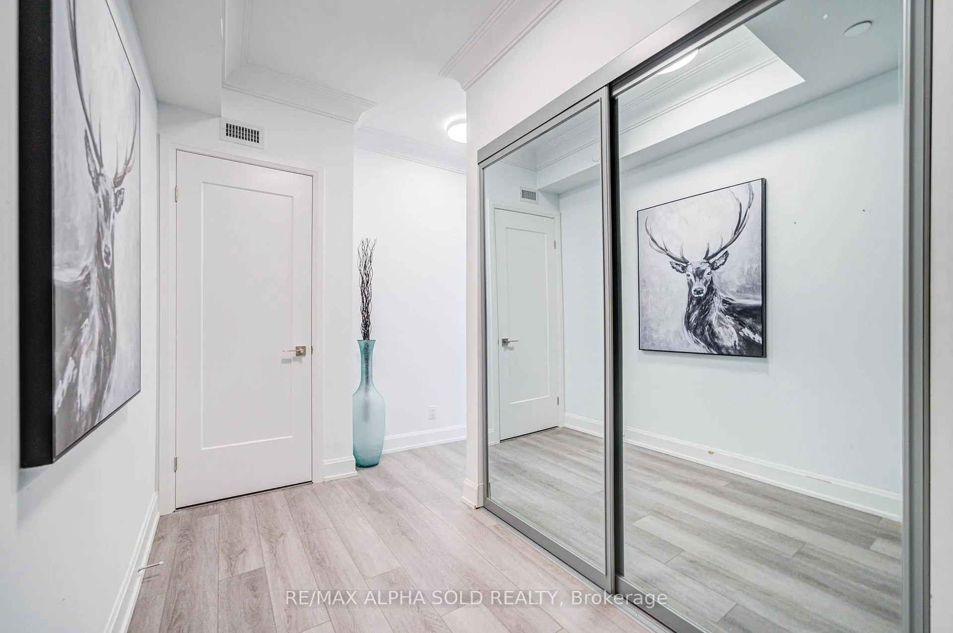 Photo 7 of Unit 2907, 8 Water Walk Drive, Markham, Unionville — HOMEH