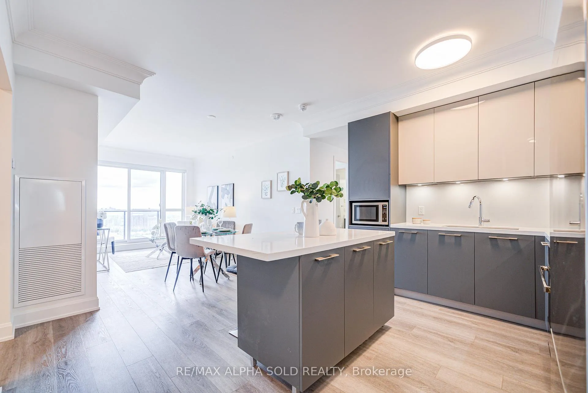 Photo 10 of Unit 2907, 8 Water Walk Drive, Markham, Unionville — HOMEH