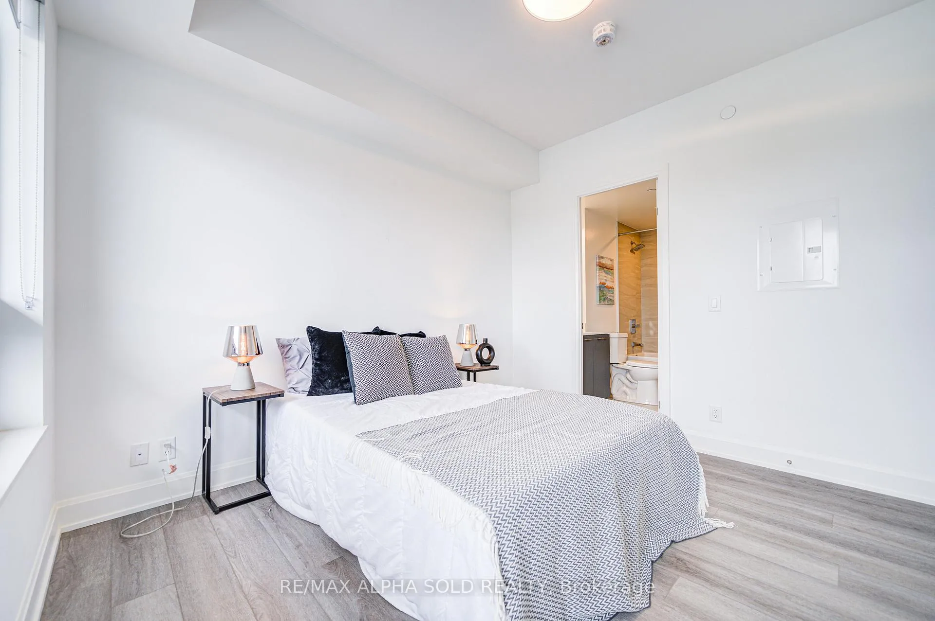Photo 24 of Unit 2907, 8 Water Walk Drive, Markham, Unionville — HOMEH