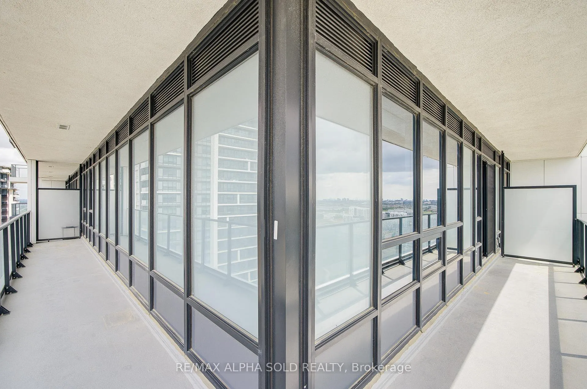 Photo 32 of Unit 2907, 8 Water Walk Drive, Markham, Unionville — HOMEH