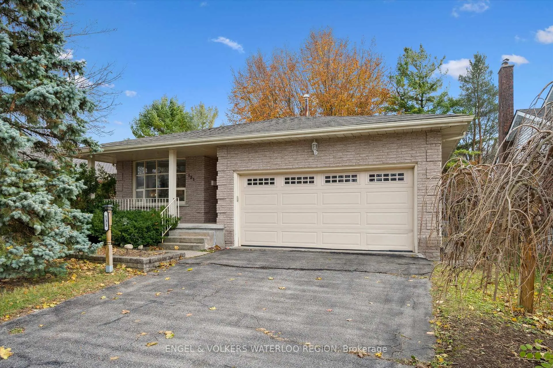 Photo 4 of 131 Woodbend Crescent, Waterloo — HOMEH
