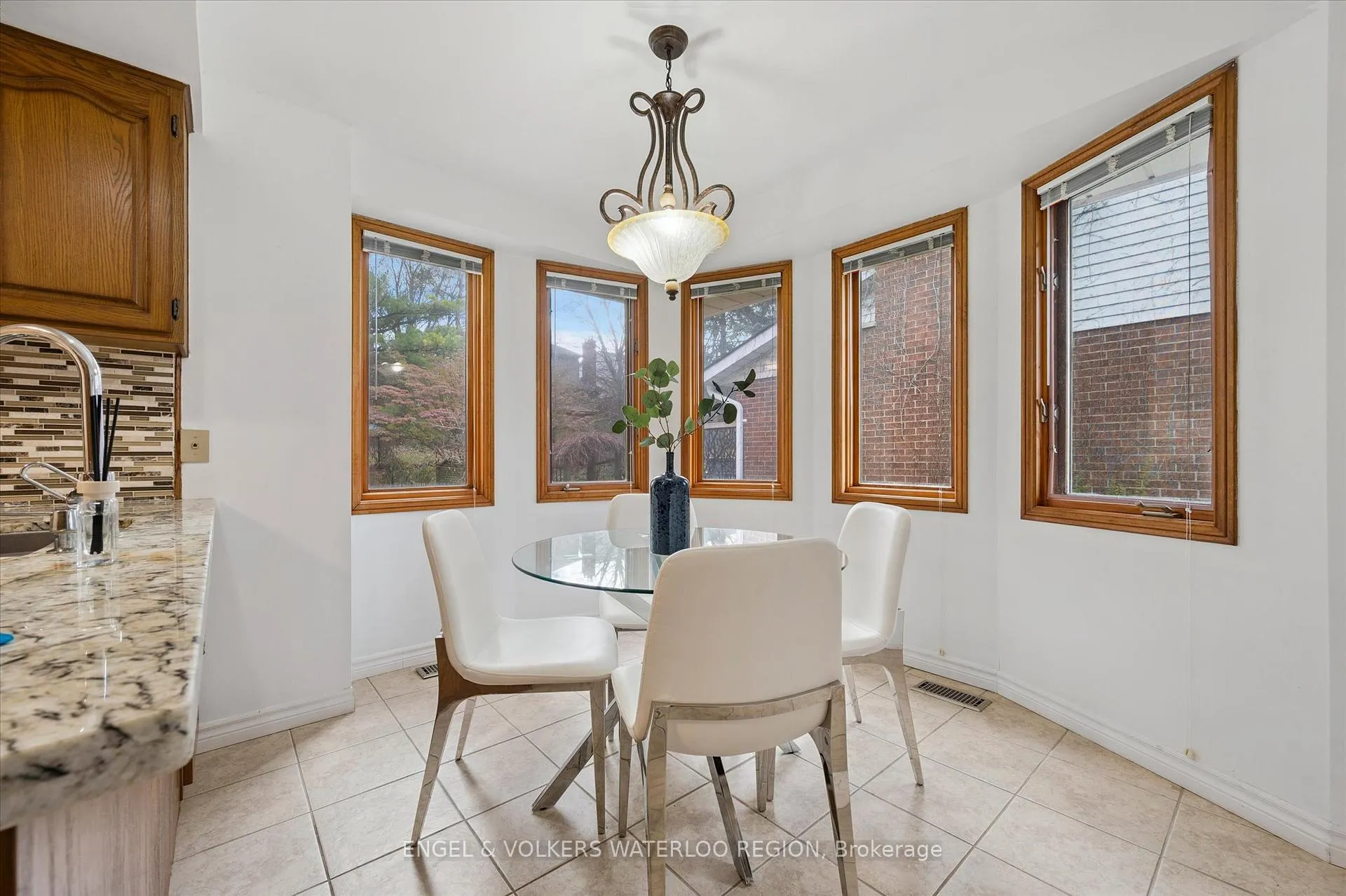 Photo 13 of 131 Woodbend Crescent, Waterloo — HOMEH