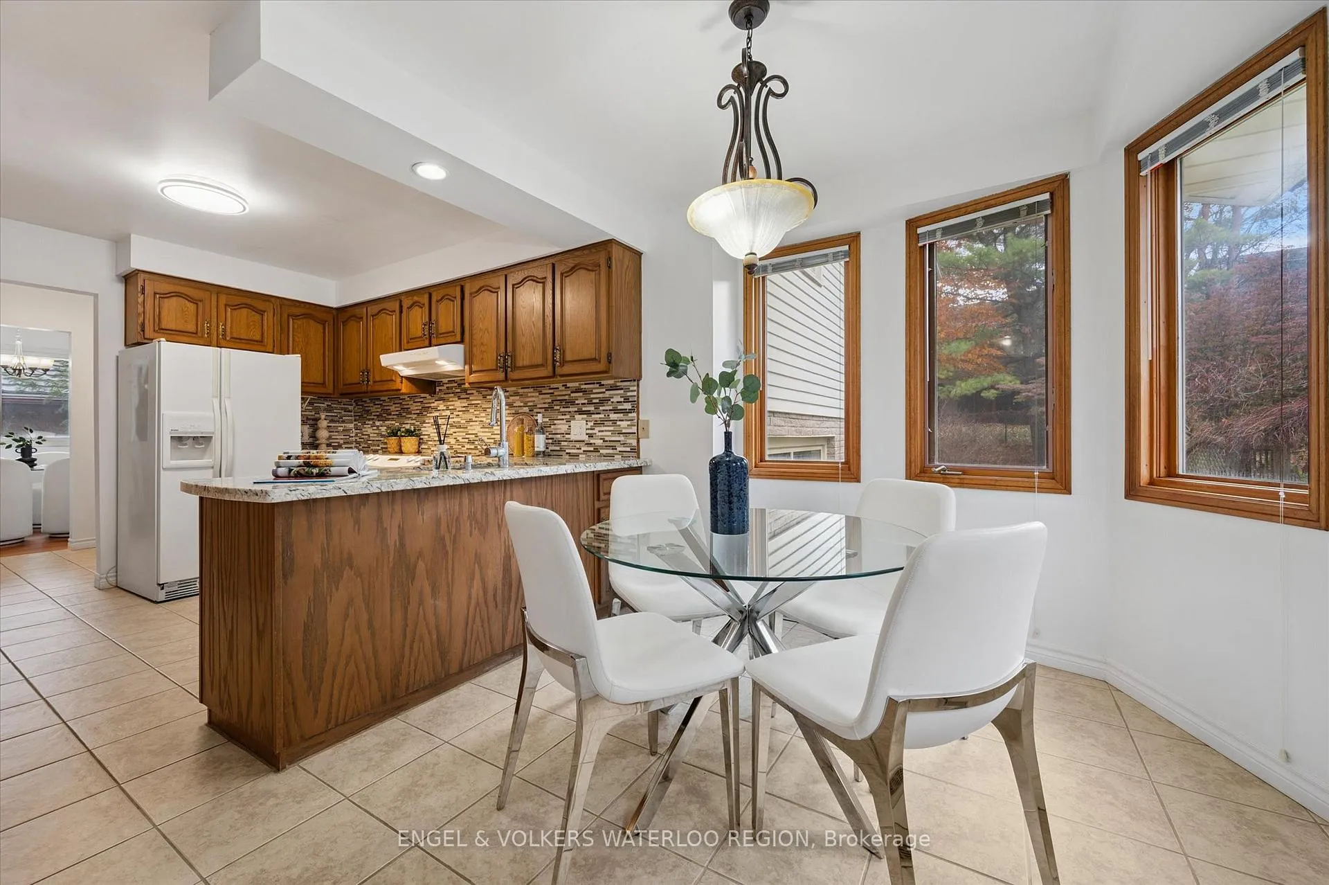 Photo 14 of 131 Woodbend Crescent, Waterloo — HOMEH