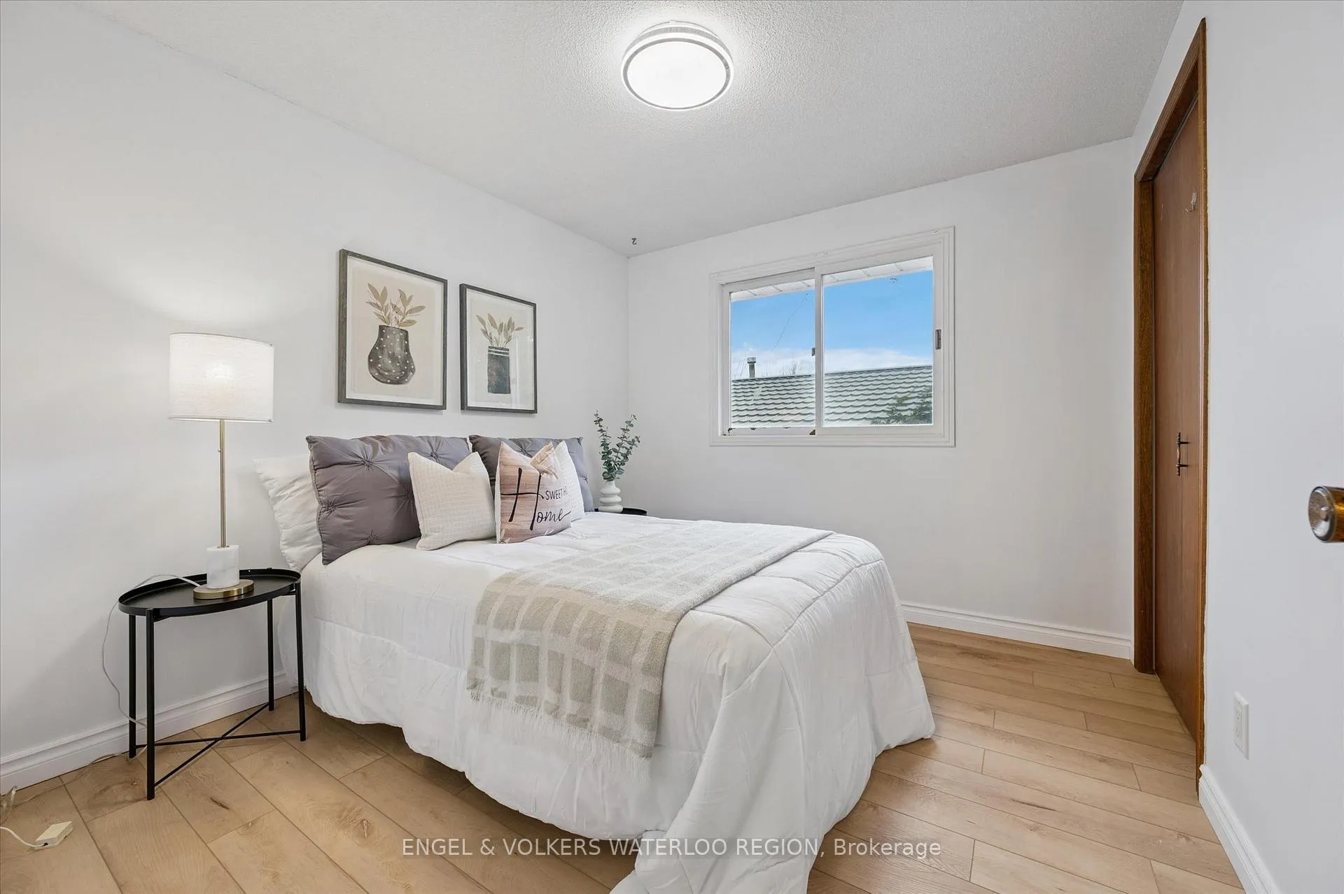 Photo 19 of 131 Woodbend Crescent, Waterloo — HOMEH