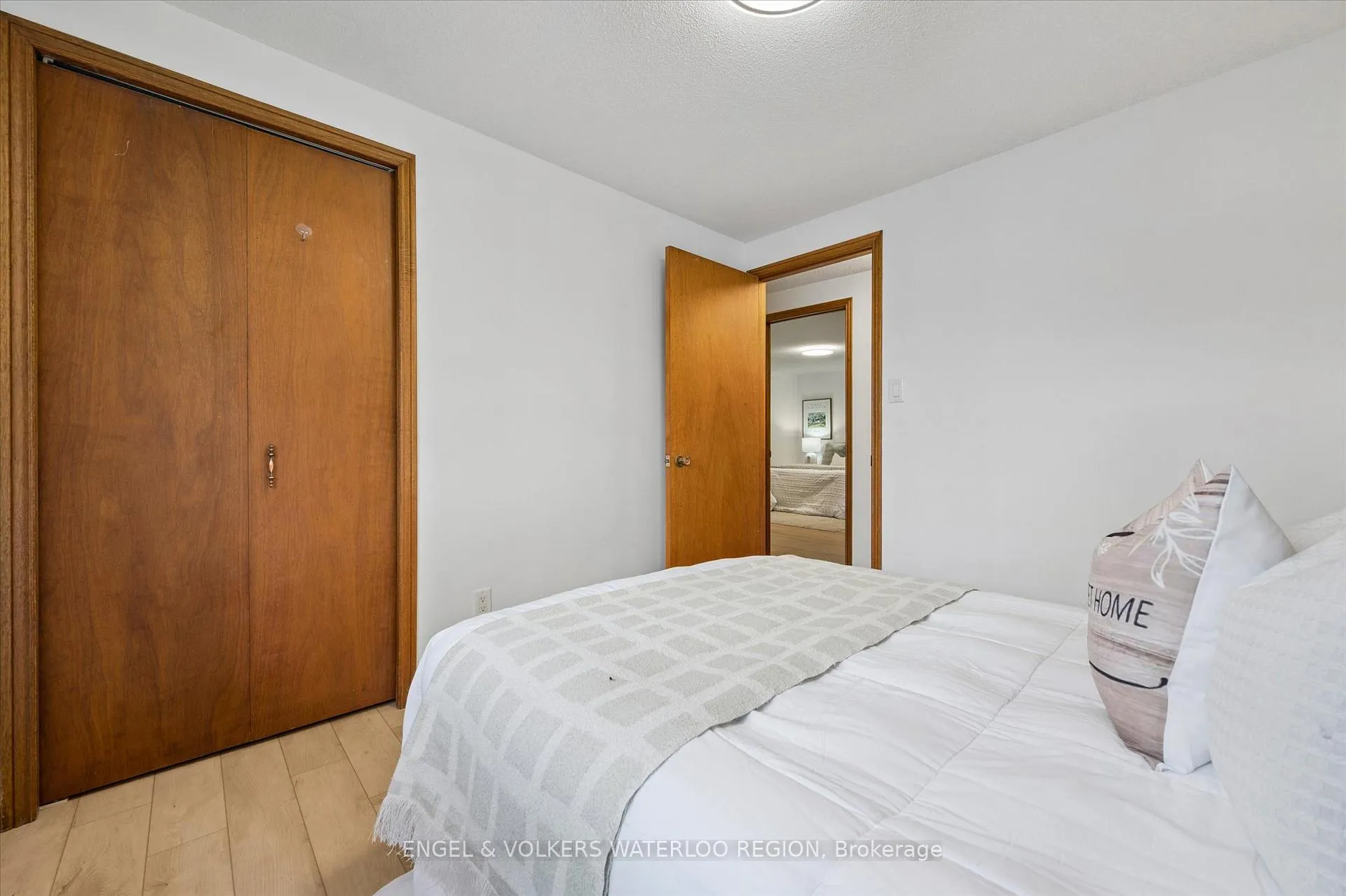 Photo 20 of 131 Woodbend Crescent, Waterloo — HOMEH