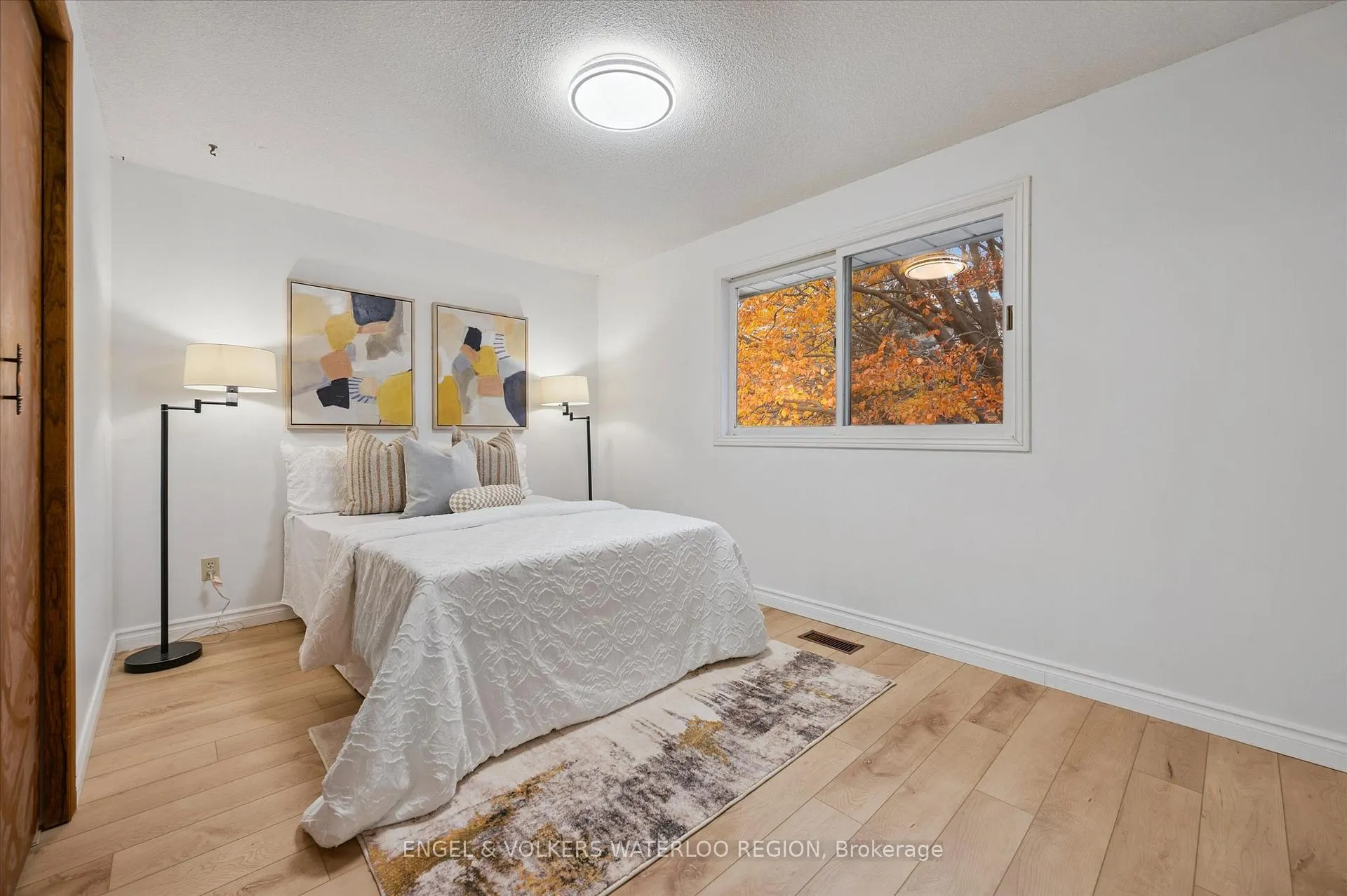 Photo 23 of 131 Woodbend Crescent, Waterloo — HOMEH