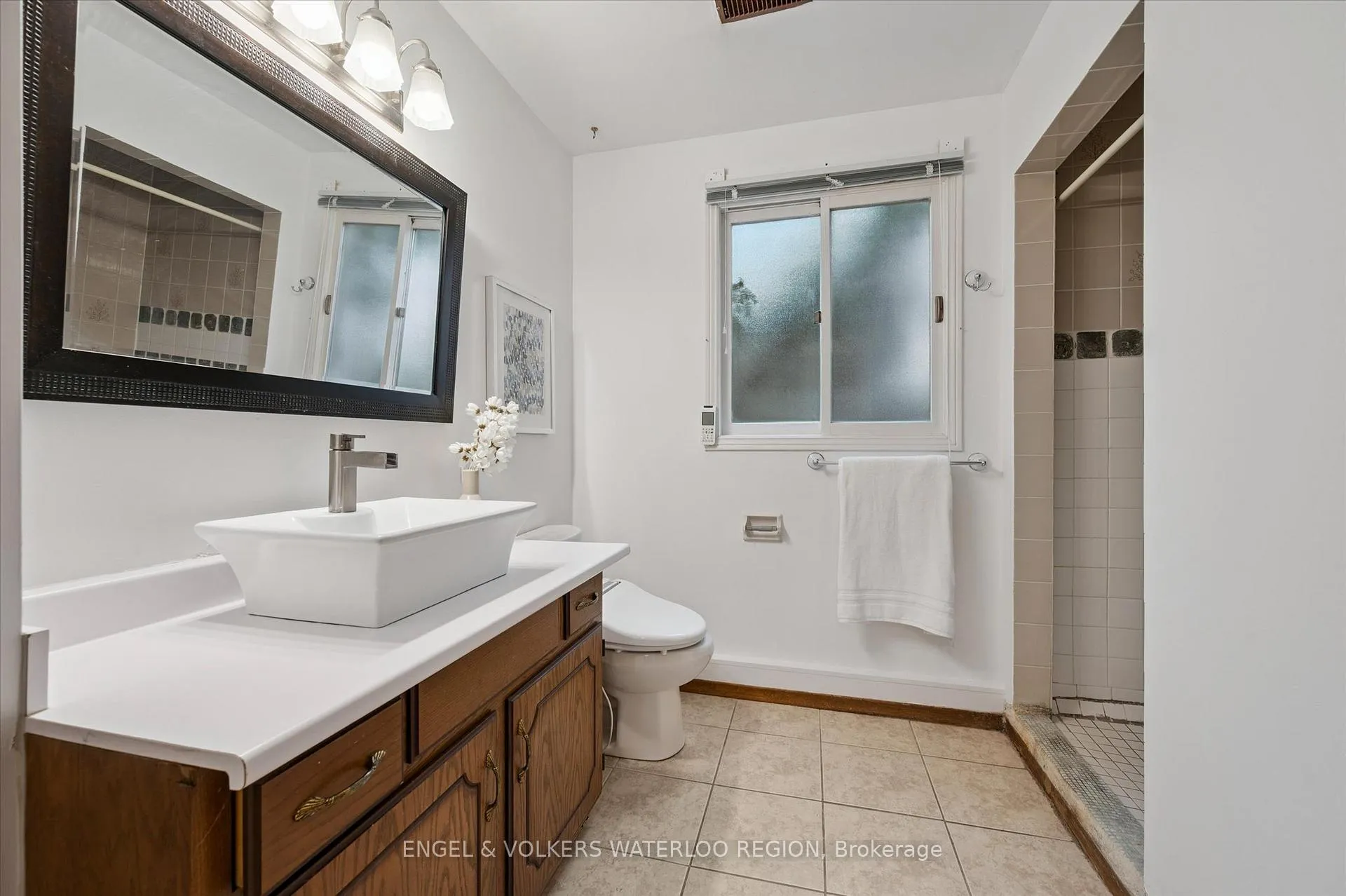 Photo 32 of 131 Woodbend Crescent, Waterloo — HOMEH