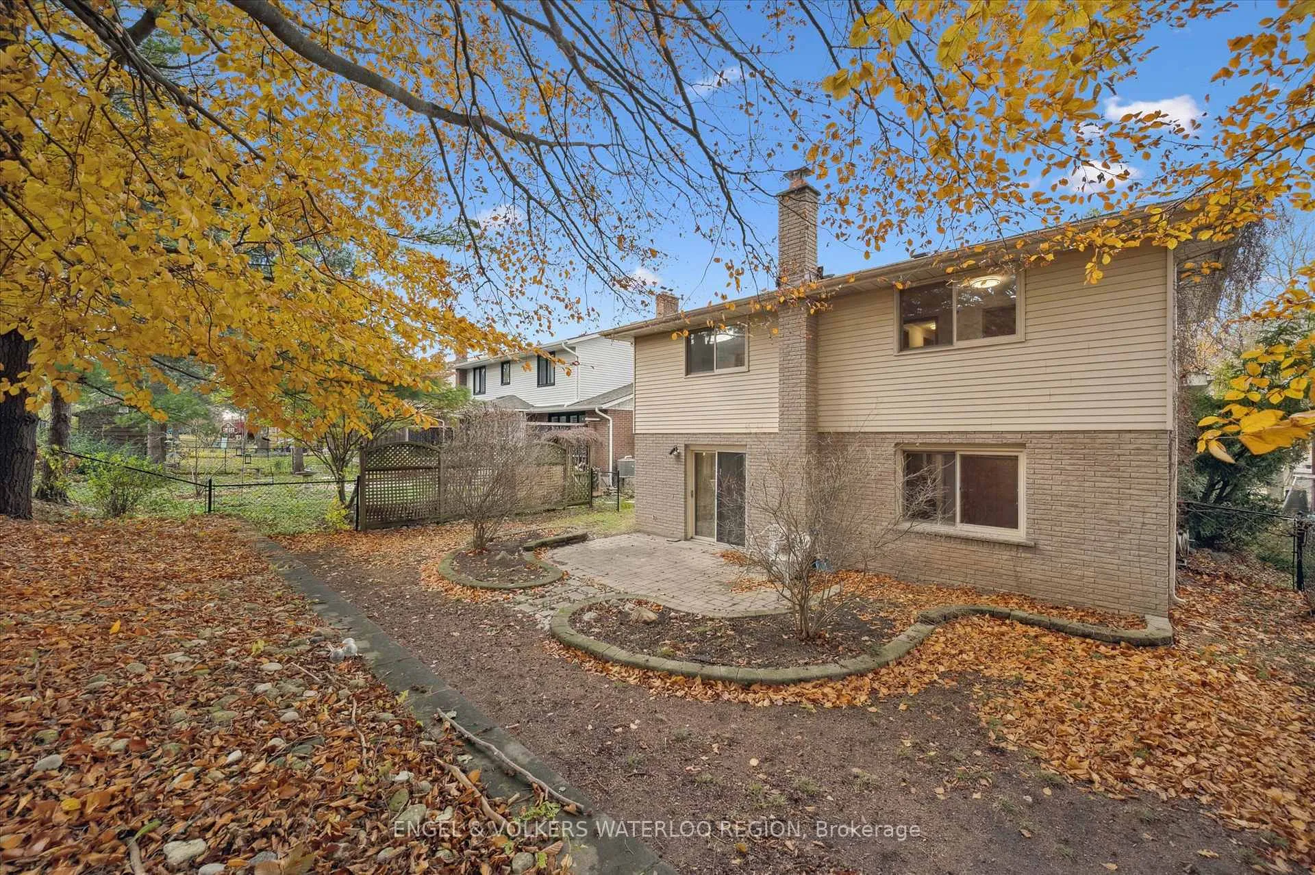 Photo 38 of 131 Woodbend Crescent, Waterloo — HOMEH