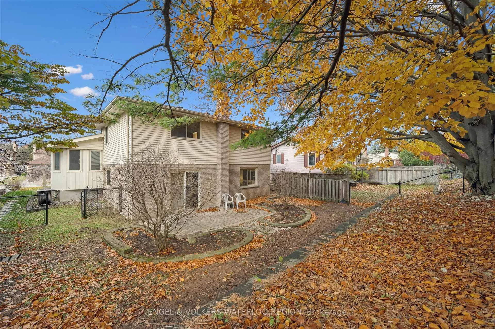 Photo 39 of 131 Woodbend Crescent, Waterloo — HOMEH