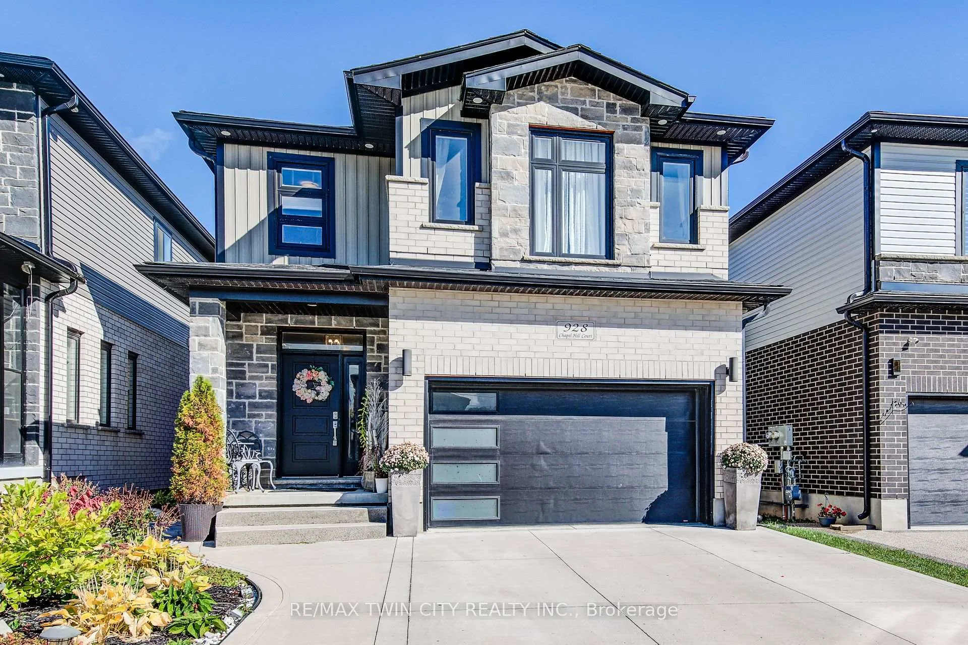 Photo 1 of 928 Chapel Hill Court S, Kitchener, Doon South — HOMEH