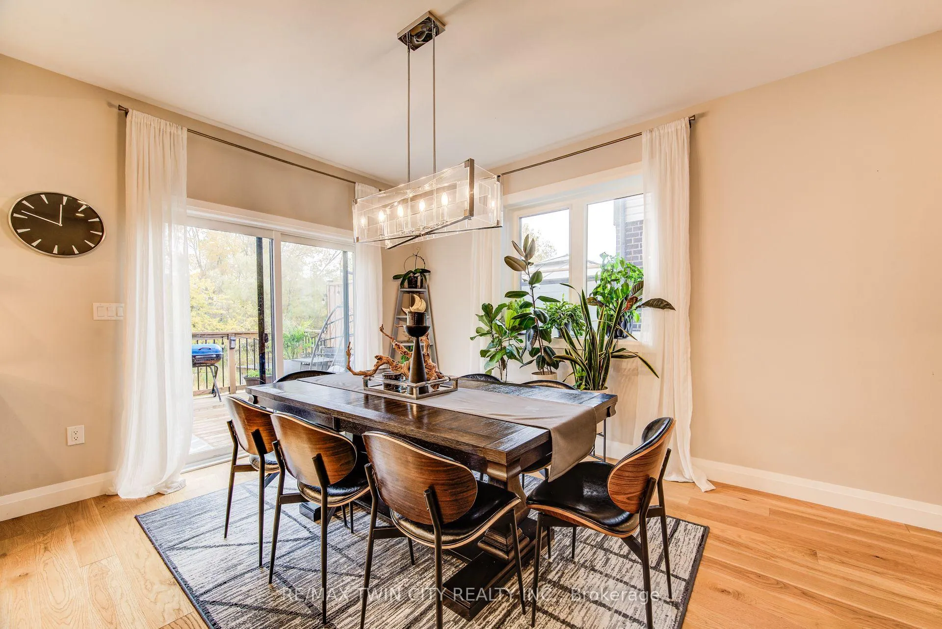 Photo 15 of 928 Chapel Hill Court S, Kitchener, Doon South — HOMEH