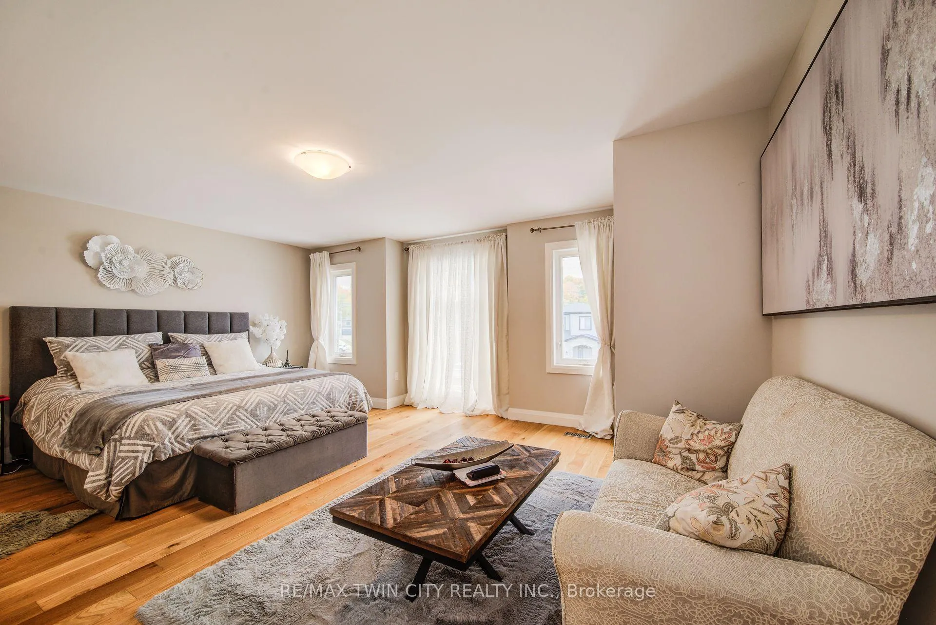 Photo 23 of 928 Chapel Hill Court S, Kitchener, Doon South — HOMEH