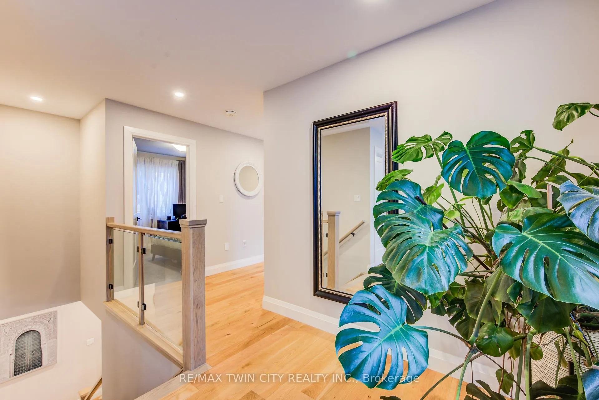 Photo 28 of 928 Chapel Hill Court S, Kitchener, Doon South — HOMEH