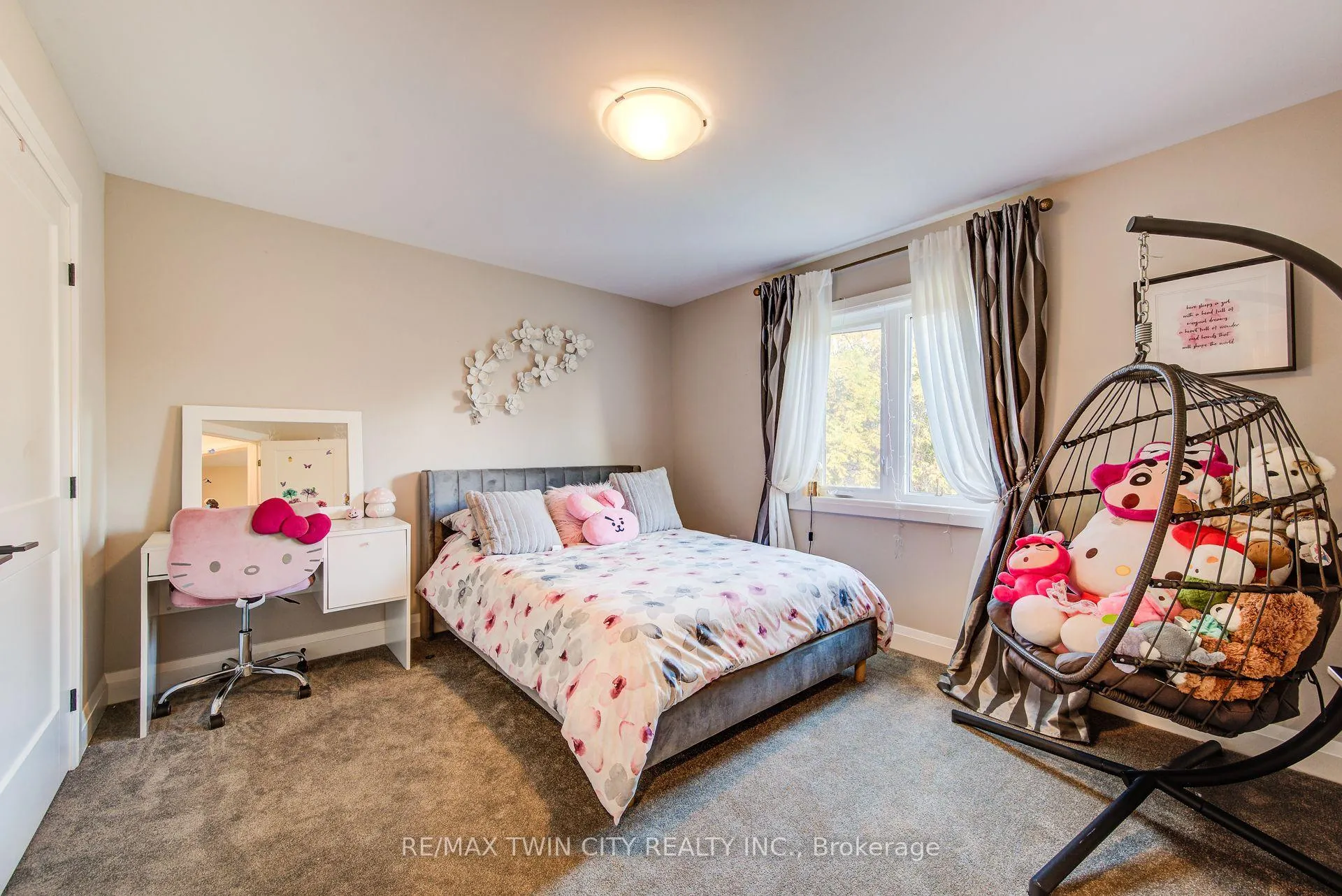 Photo 32 of 928 Chapel Hill Court S, Kitchener, Doon South — HOMEH