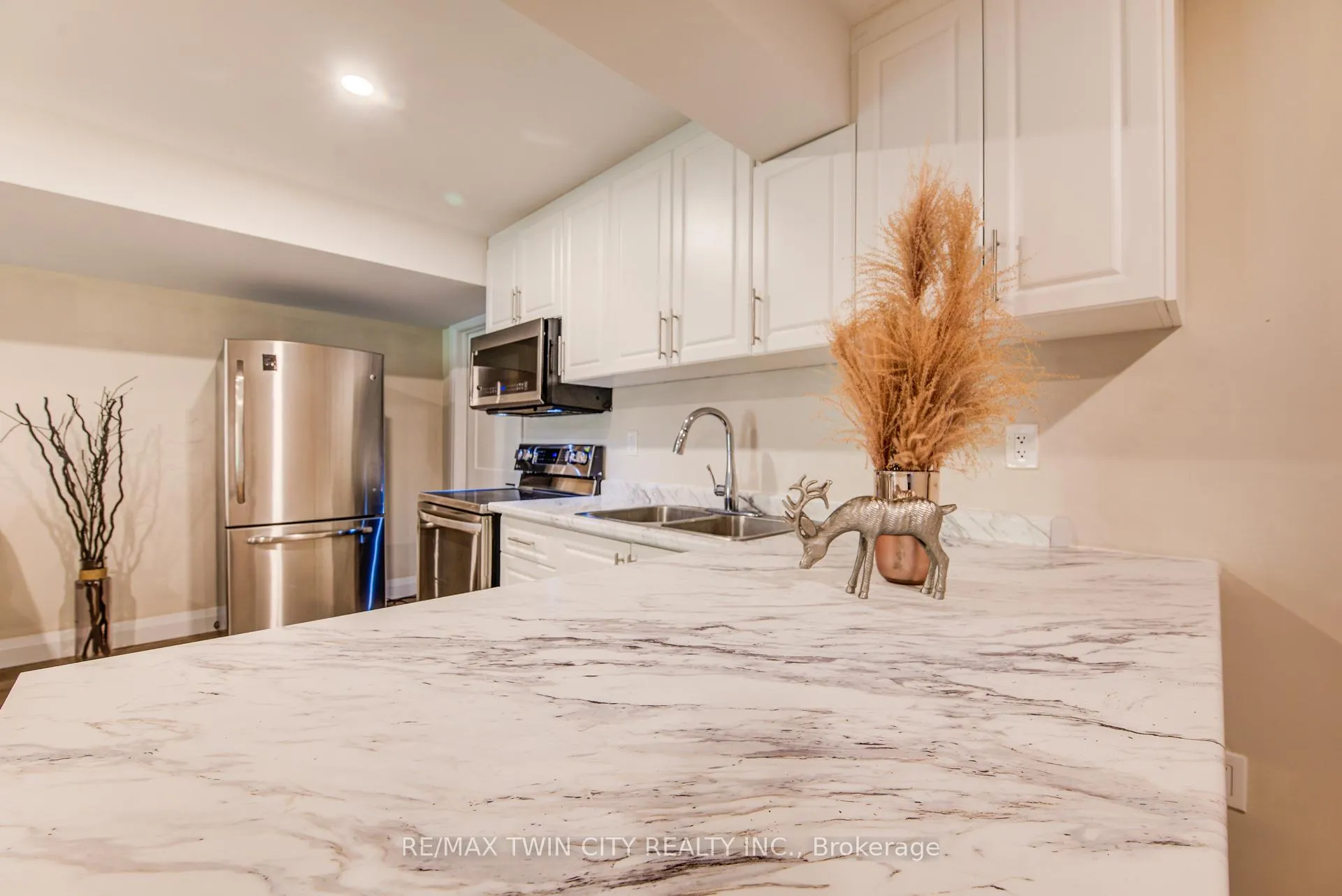 Photo 37 of 928 Chapel Hill Court S, Kitchener, Doon South — HOMEH