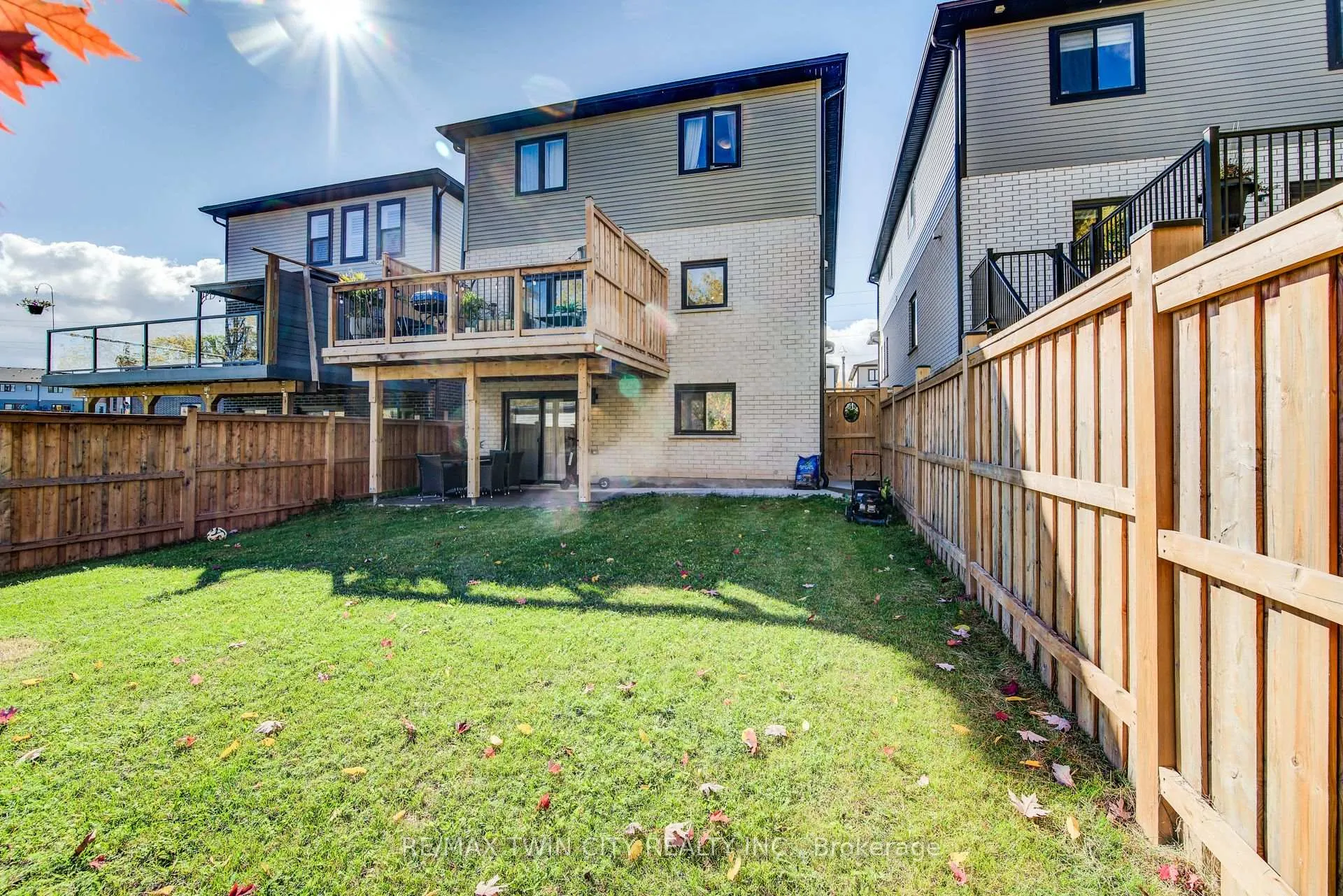 Photo 42 of 928 Chapel Hill Court S, Kitchener, Doon South — HOMEH
