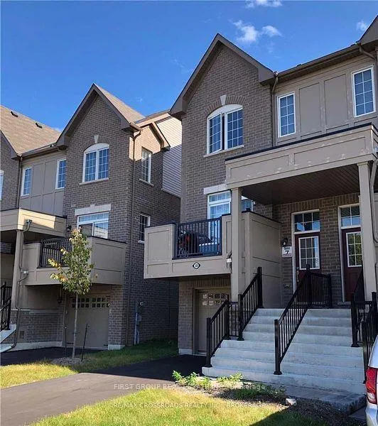 Front of Unit Main, 500 Rossland Road W