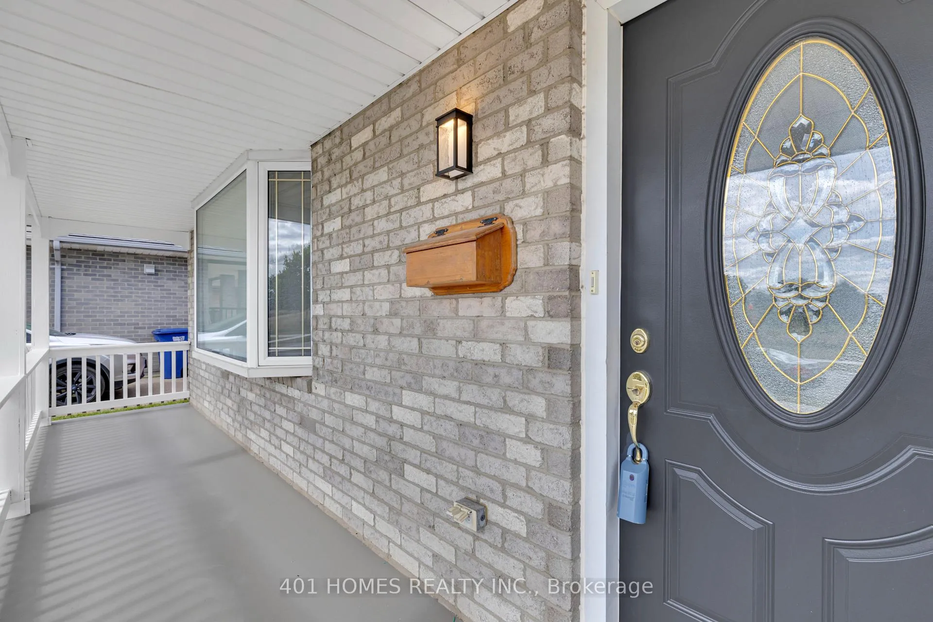 Photo 2 of 3090 Conservation Drive E, Windsor — HOMEH