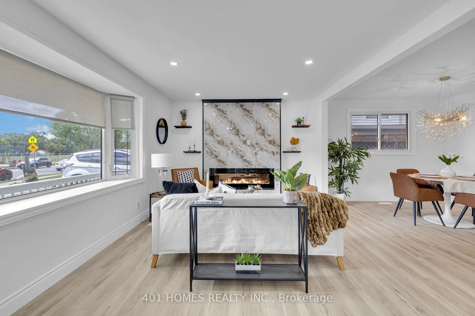Photo 3 of 3090 Conservation Drive E, Windsor — HOMEH