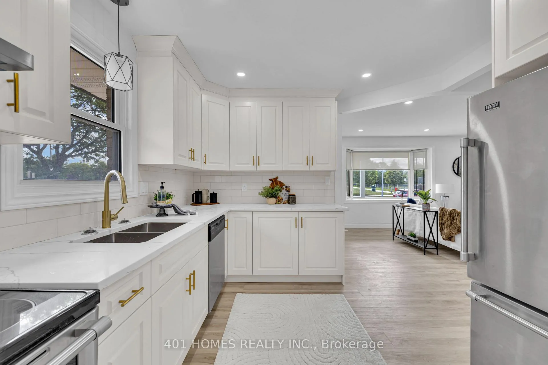 Photo 6 of 3090 Conservation Drive E, Windsor — HOMEH