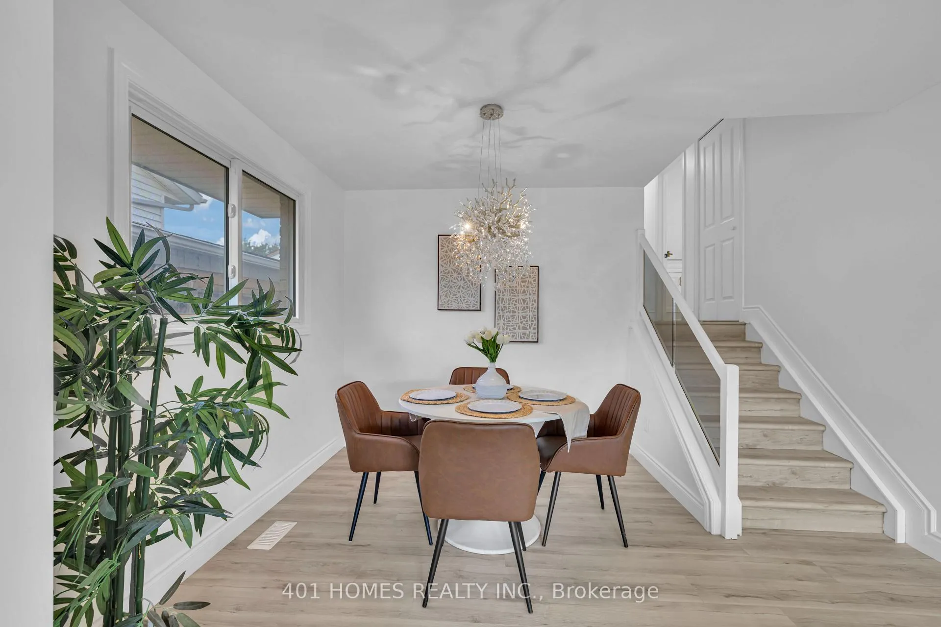 Photo 7 of 3090 Conservation Drive E, Windsor — HOMEH