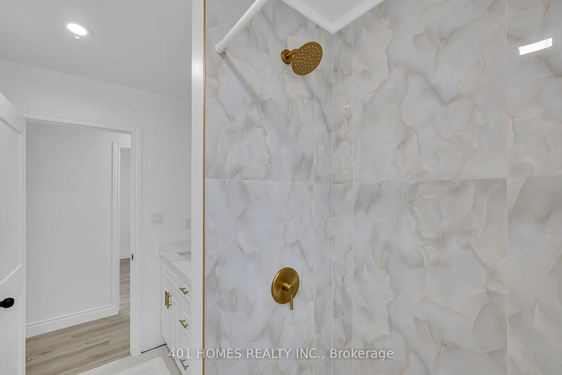 Photo 10 of 3090 Conservation Drive E, Windsor — HOMEH