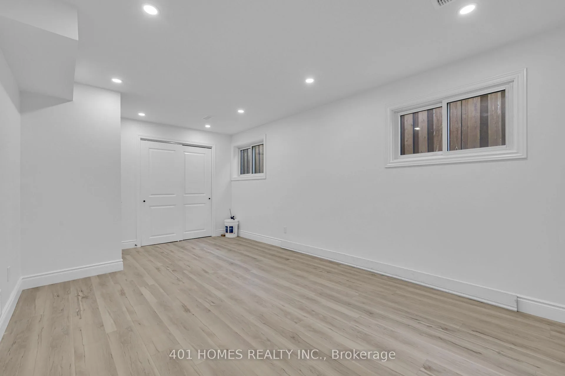 Photo 15 of 3090 Conservation Drive E, Windsor — HOMEH
