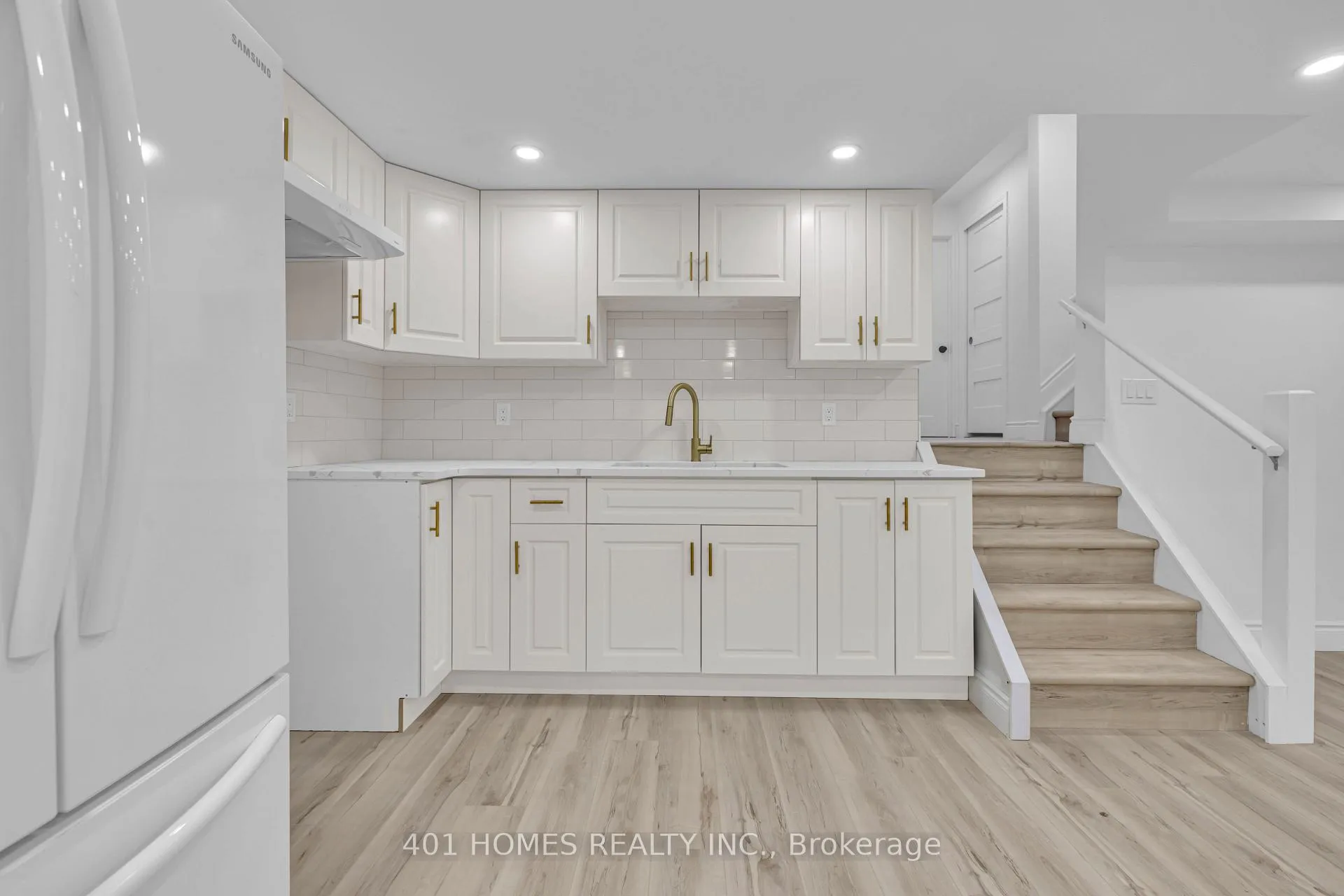 Photo 17 of 3090 Conservation Drive E, Windsor — HOMEH
