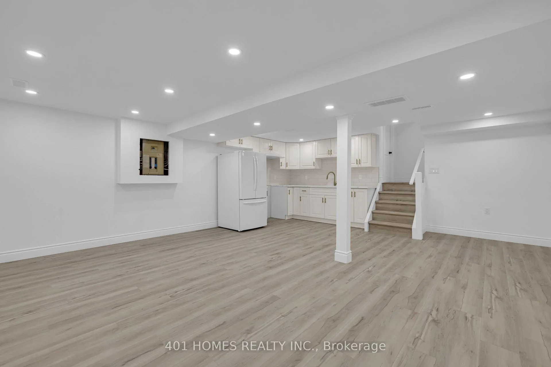 Photo 18 of 3090 Conservation Drive E, Windsor — HOMEH