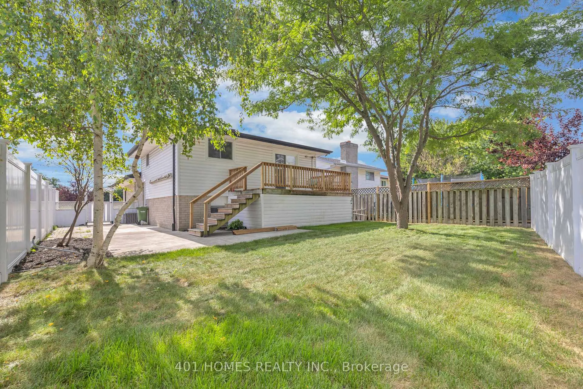 Photo 20 of 3090 Conservation Drive E, Windsor — HOMEH