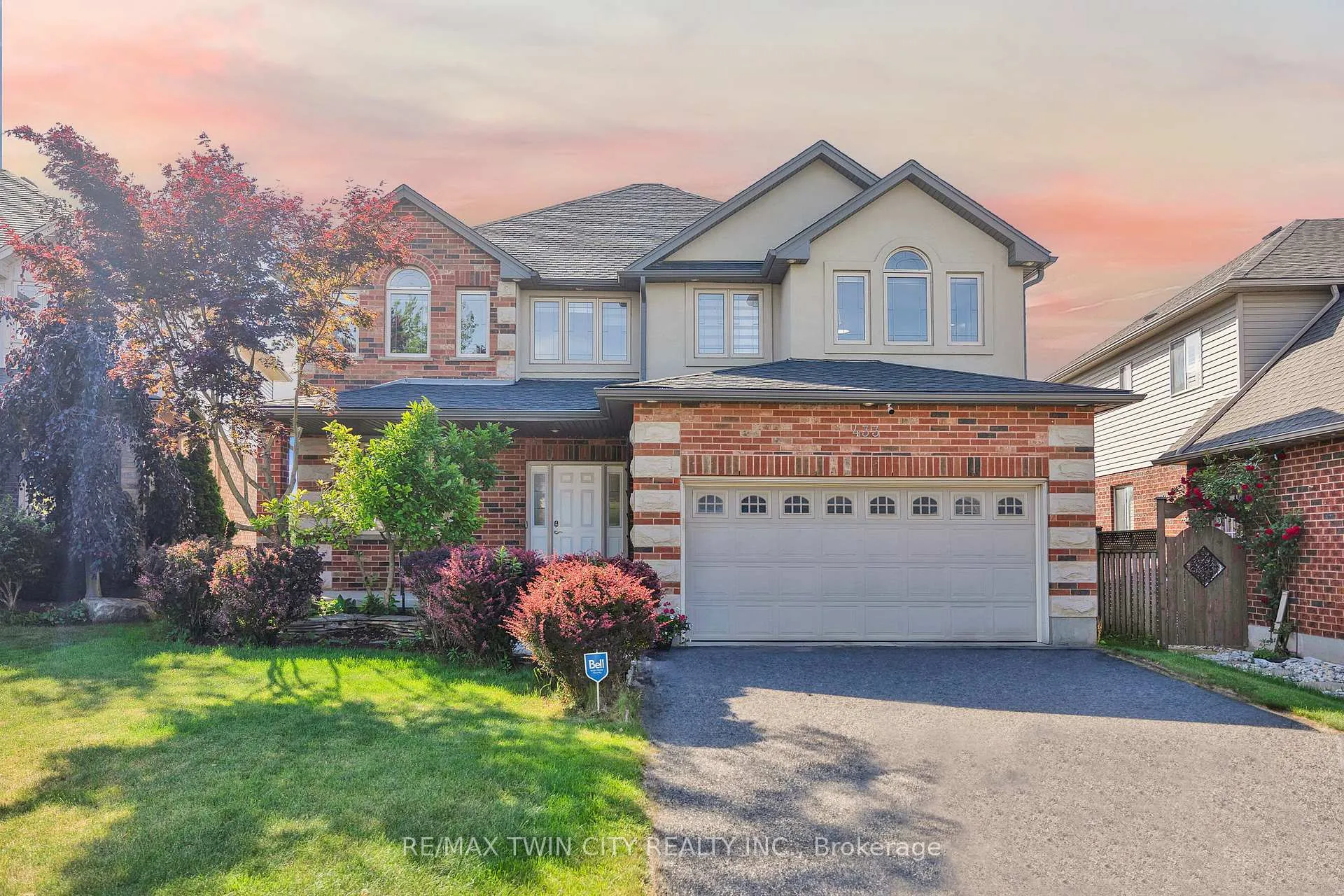 Photo 1 of 433 Doon South Drive, Kitchener, Doon South — HOMEH