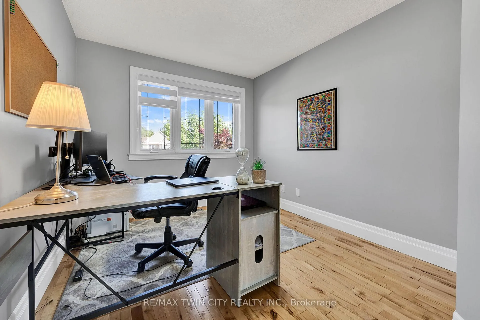 Photo 18 of 433 Doon South Drive, Kitchener, Doon South — HOMEH
