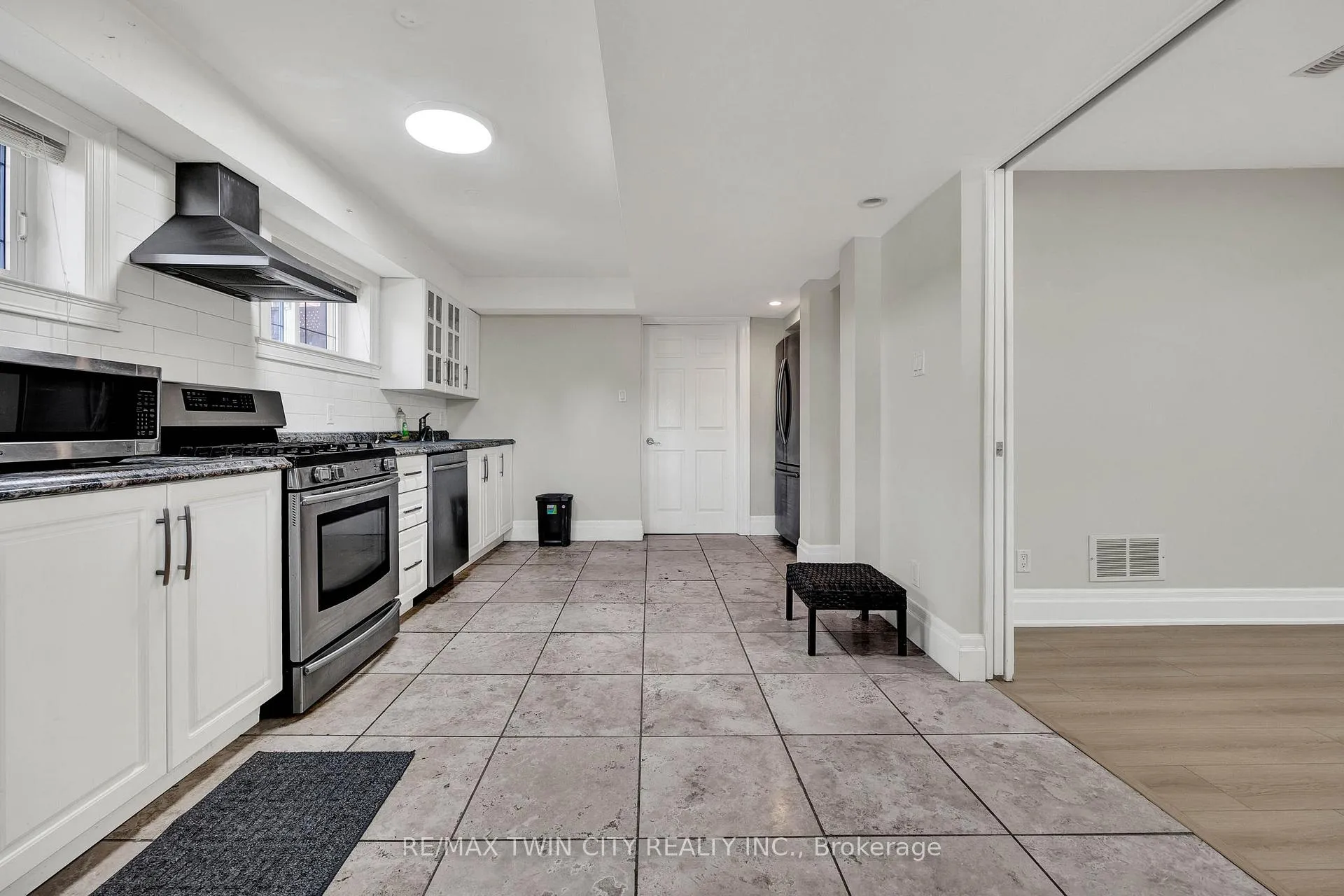 Photo 22 of 433 Doon South Drive, Kitchener, Doon South — HOMEH
