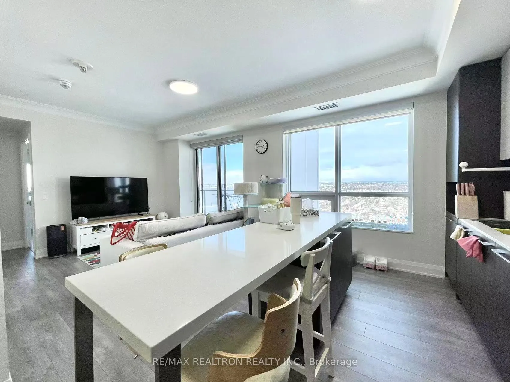 Photo 6 of Unit 2608, 18 Water Walk Drive, Markham, Unionville — HOMEH
