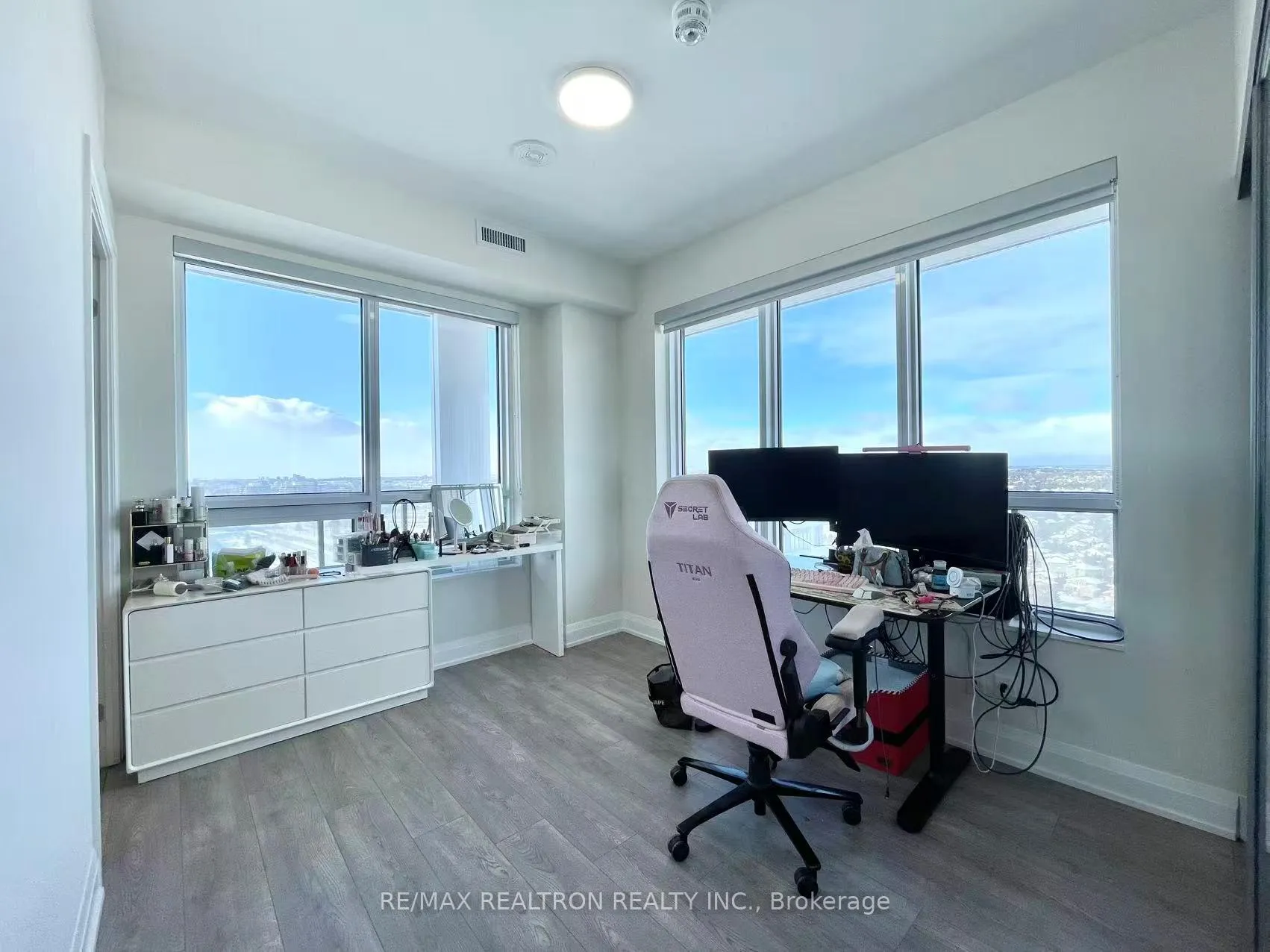 Photo 7 of Unit 2608, 18 Water Walk Drive, Markham, Unionville — HOMEH