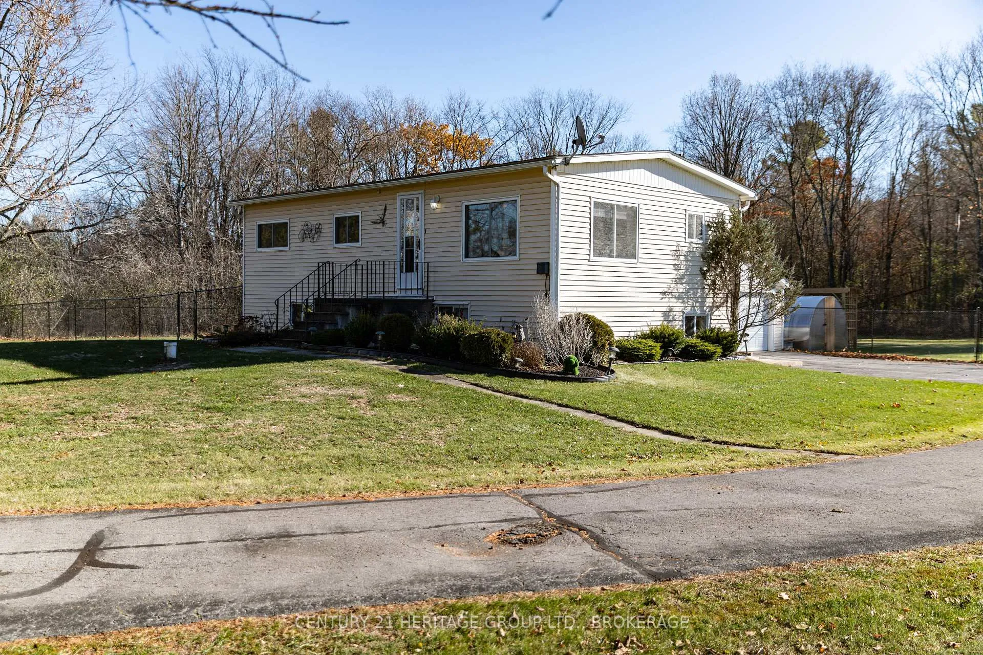 Photo 2 of 3089 Campbell Road, Frontenac, Frontenac South — HOMEH
