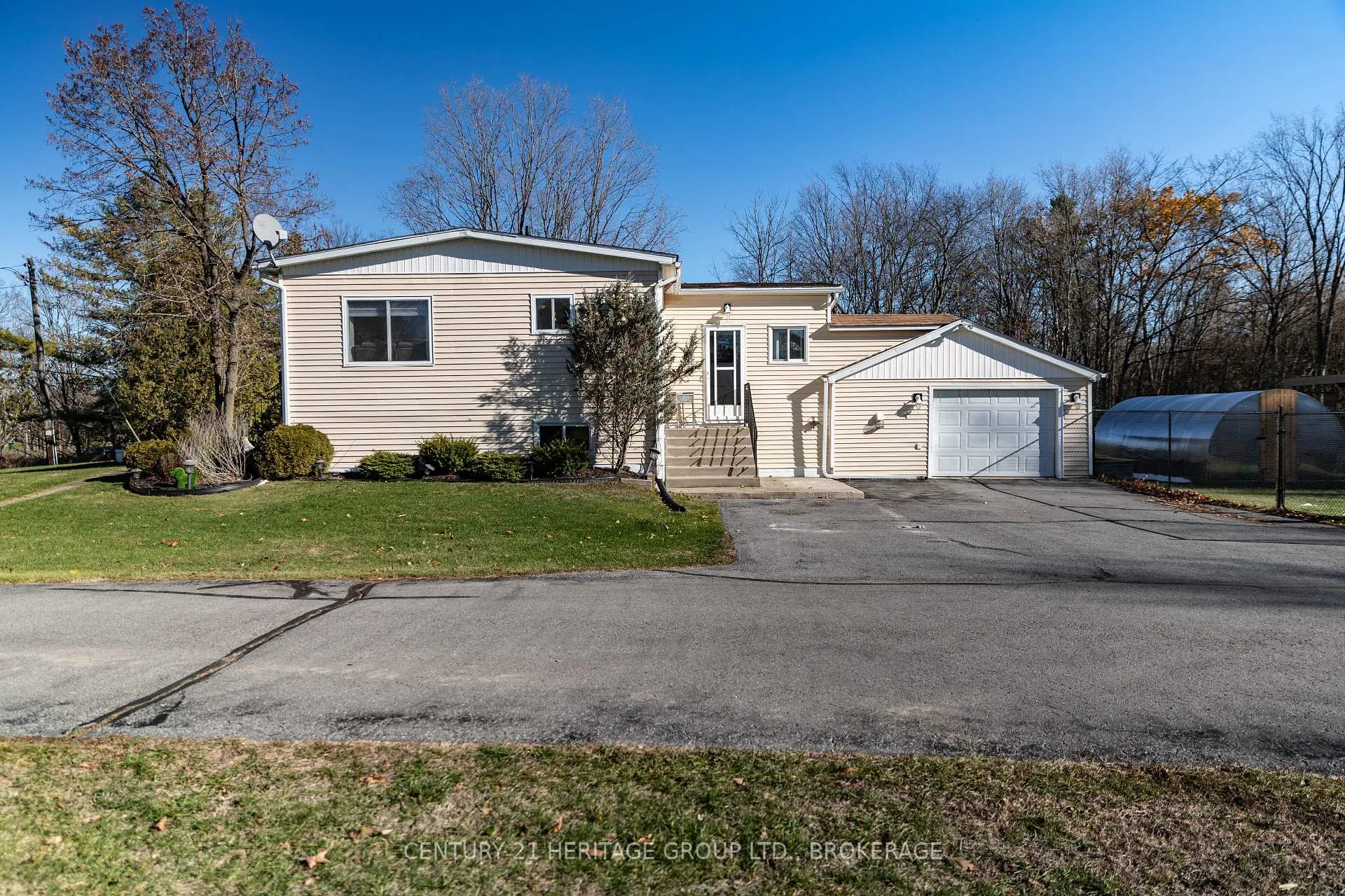 Photo 3 of 3089 Campbell Road, Frontenac, Frontenac South — HOMEH