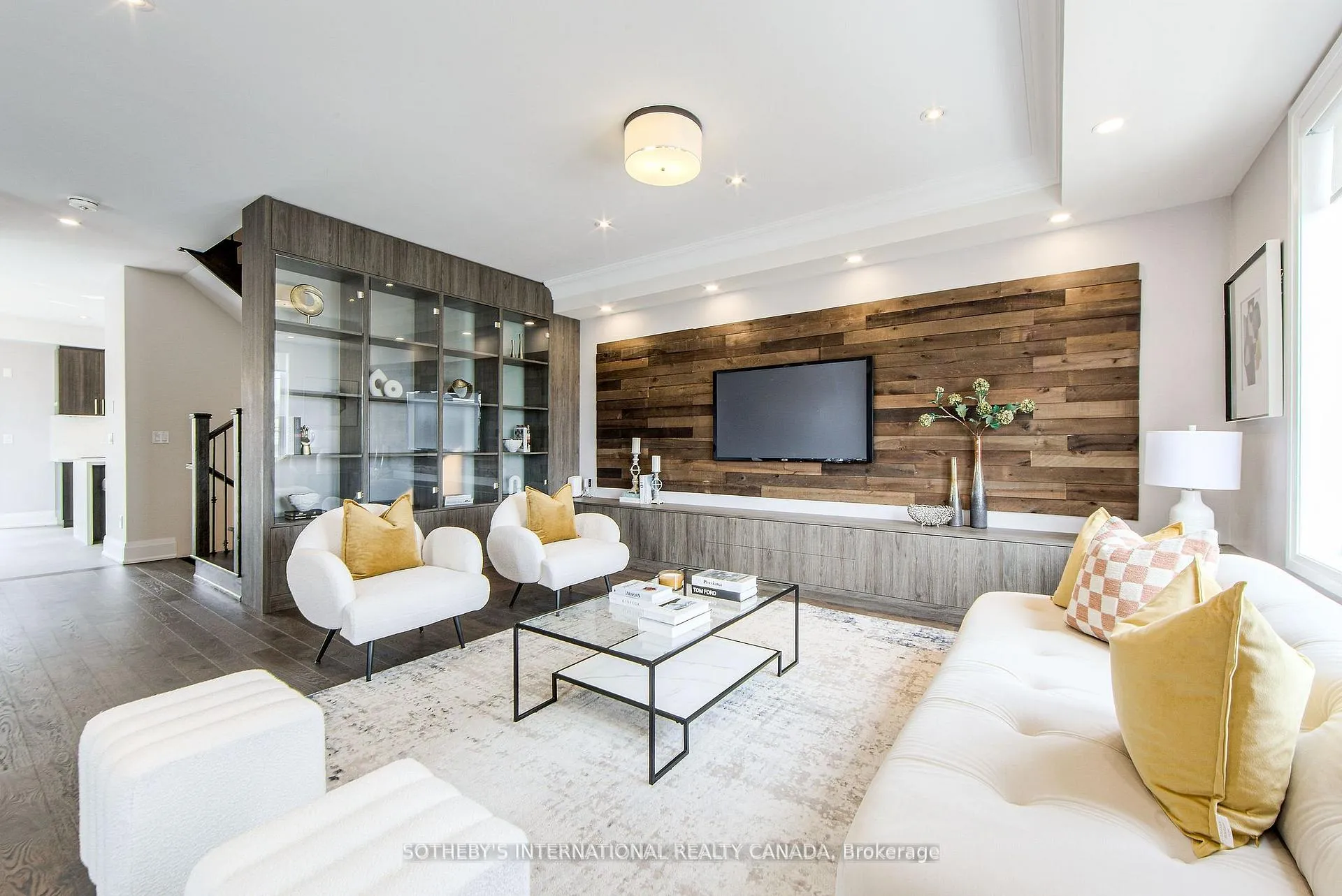 Photo 2 of 21 Sir Frederick Banting Way, Markham, Unionville — HOMEH