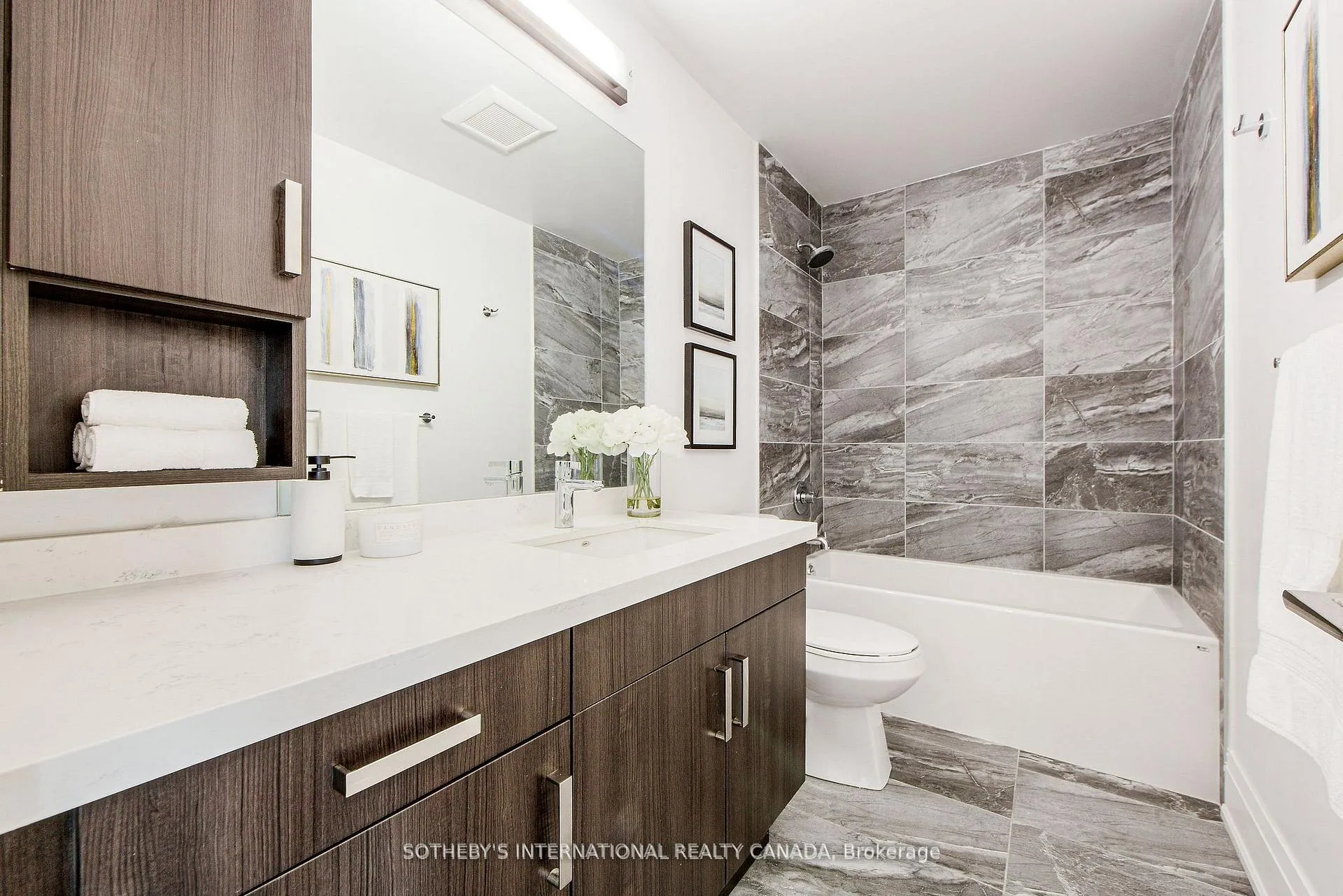 Photo 9 of 21 Sir Frederick Banting Way, Markham, Unionville — HOMEH