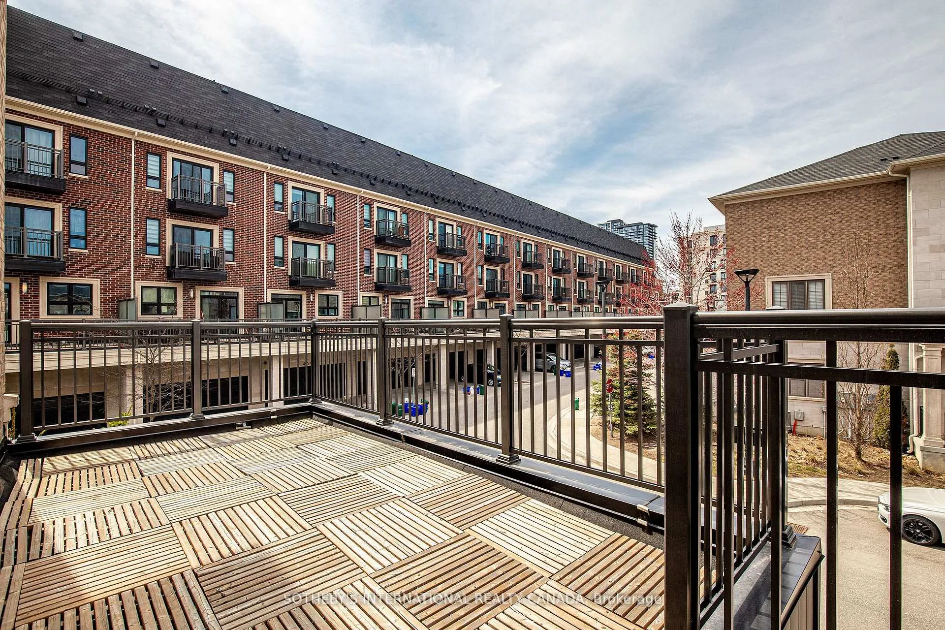 Photo 14 of 21 Sir Frederick Banting Way, Markham, Unionville — HOMEH