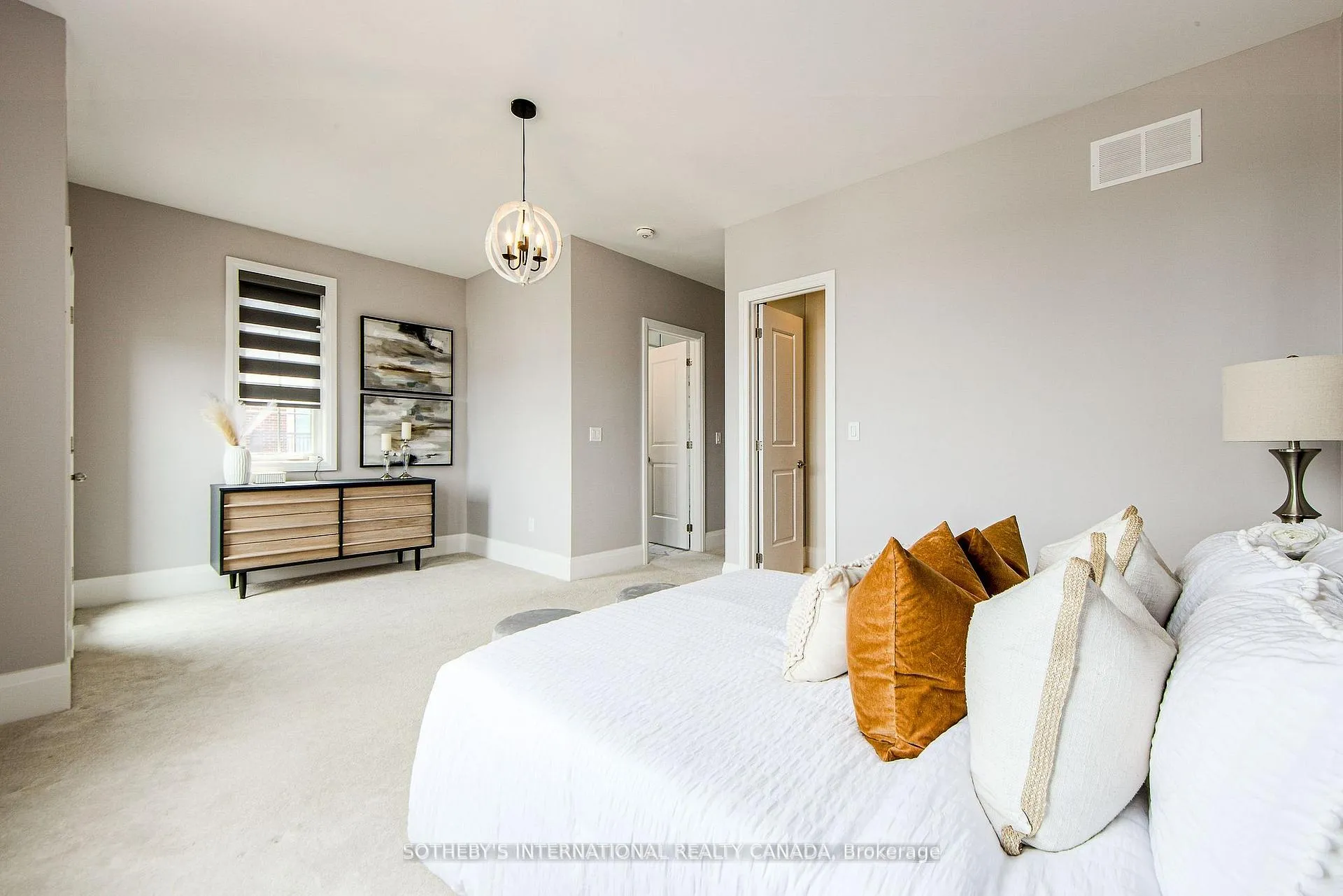 Photo 15 of 21 Sir Frederick Banting Way, Markham, Unionville — HOMEH