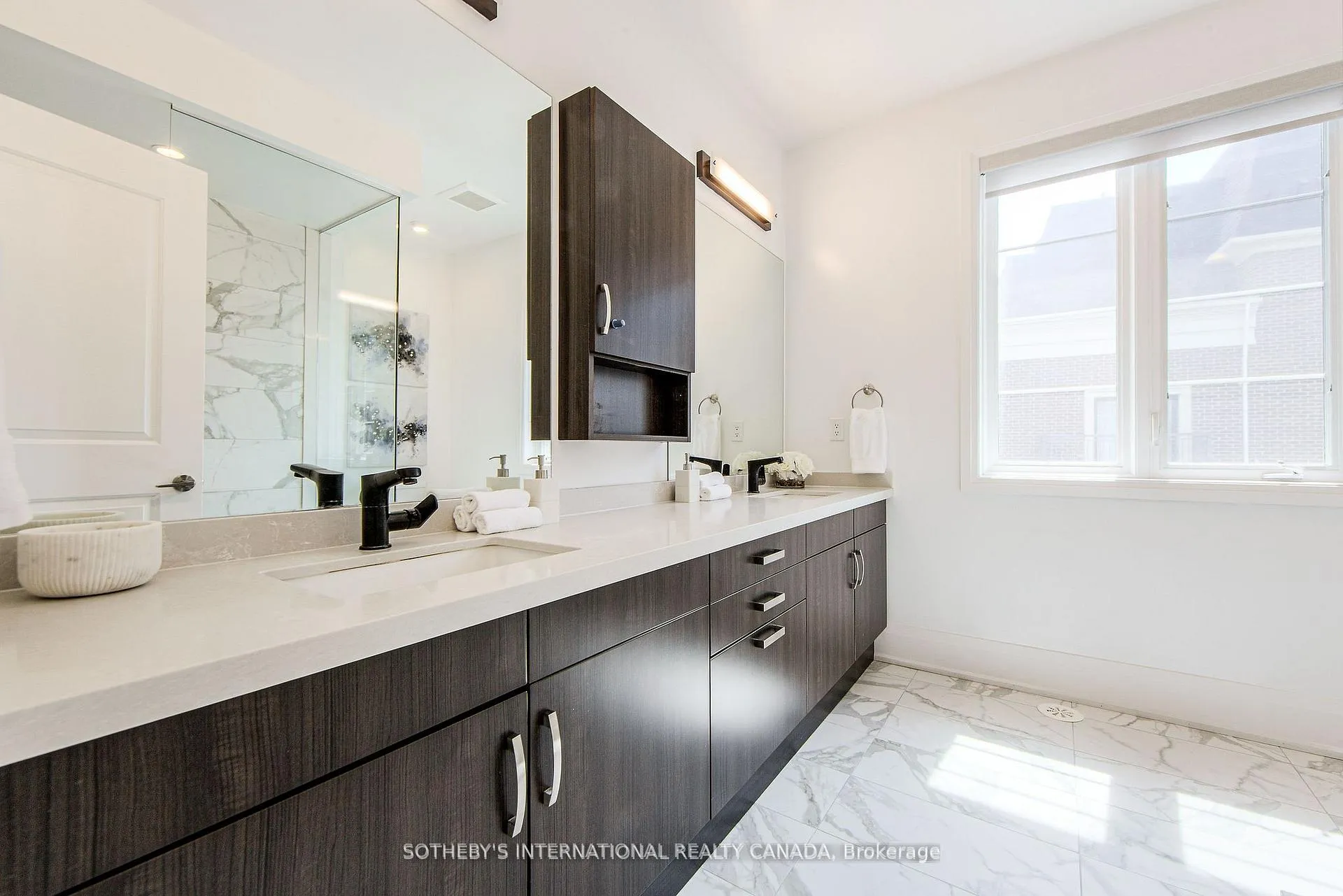 Photo 16 of 21 Sir Frederick Banting Way, Markham, Unionville — HOMEH
