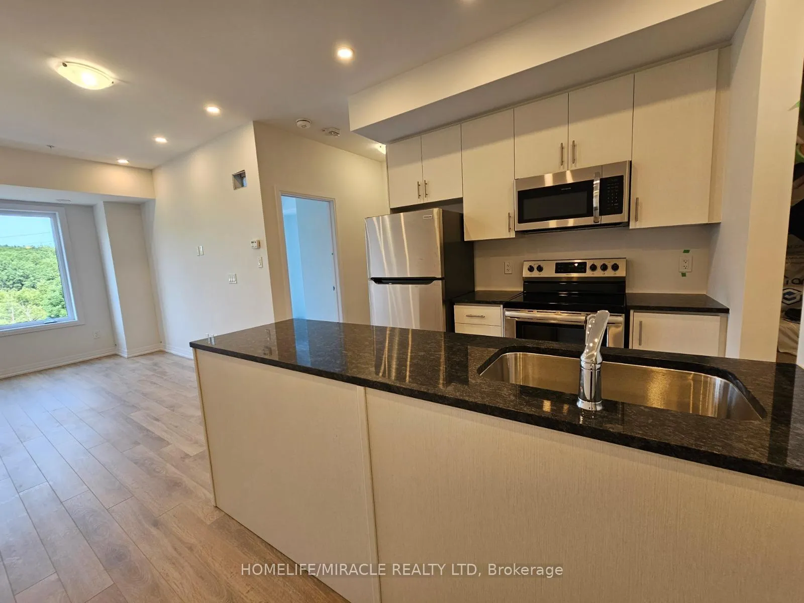 Photo 6 of Unit 808, 2635 William Jackson Drive, Pickering, Duffin Heights — HOMEH